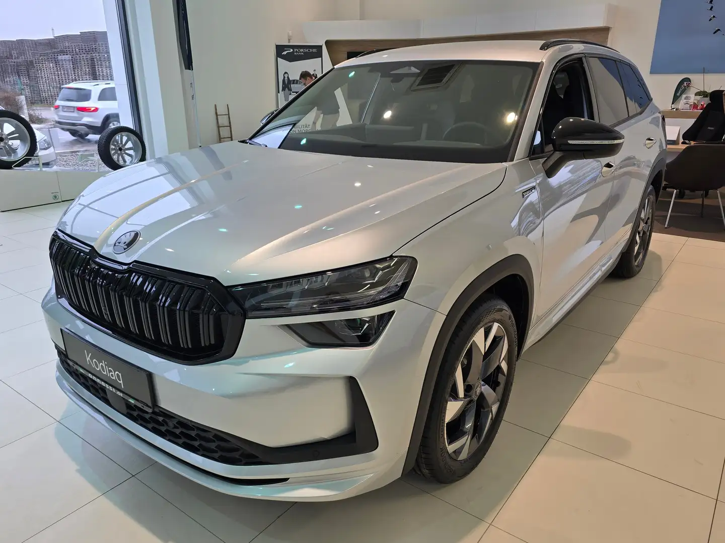Skoda Kodiaq 1.5 TSI mHEV 110 kW Sportline Grau - 1