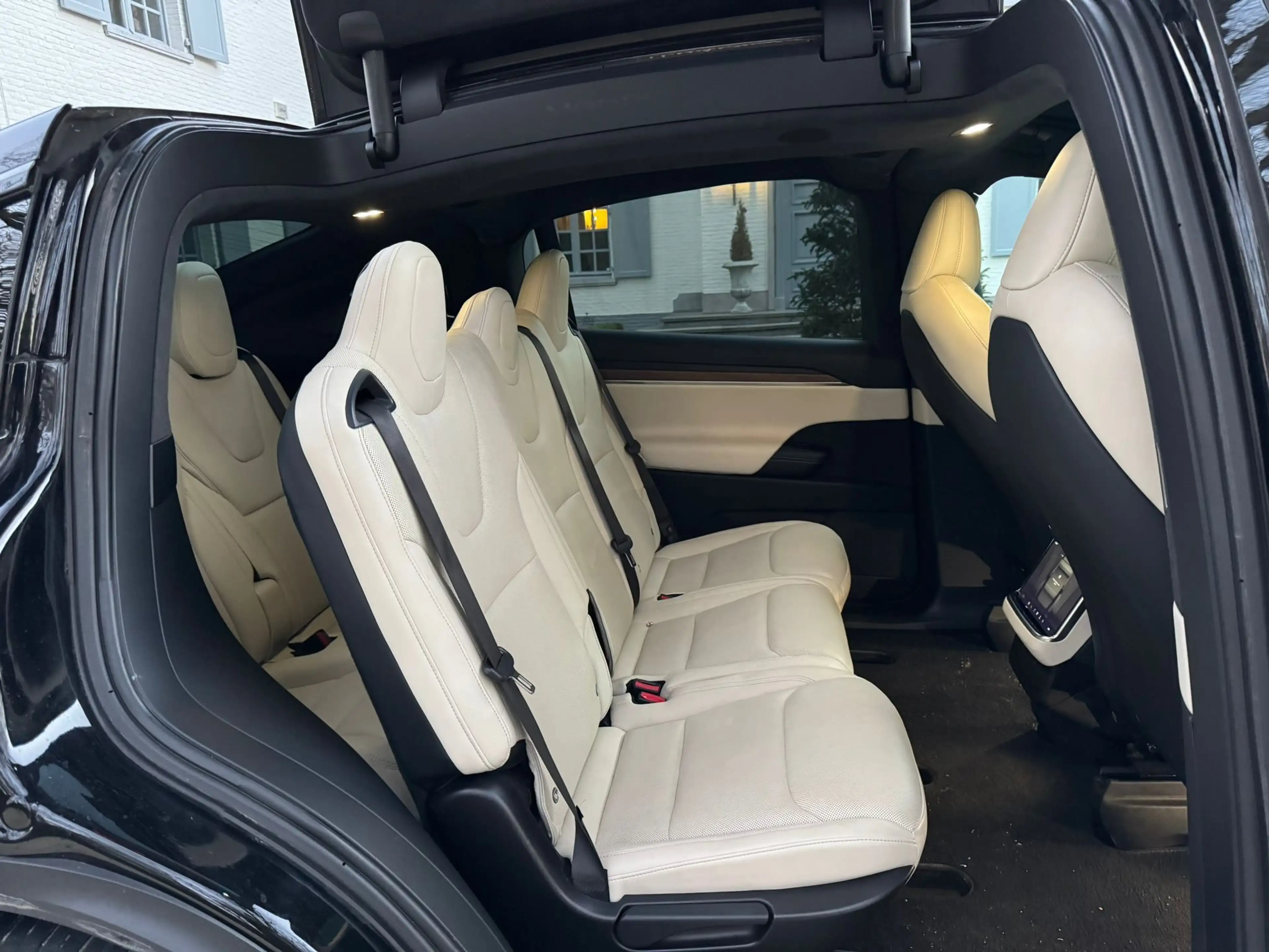 Tesla Model X Long Range/ Facelift/ 22''wheels/7 seats/Tow hook — photo 13