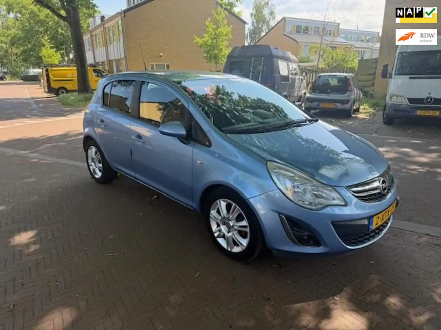 Opel Corsa Eerste eigenaar / 95.000 NAP / Navigatie / Bouwjaa Blauw - 1