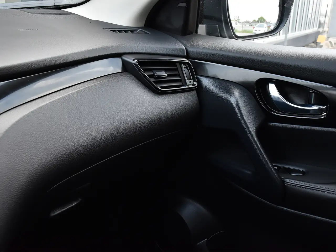 Nissan Qashqai снимка Nissan Qashqai