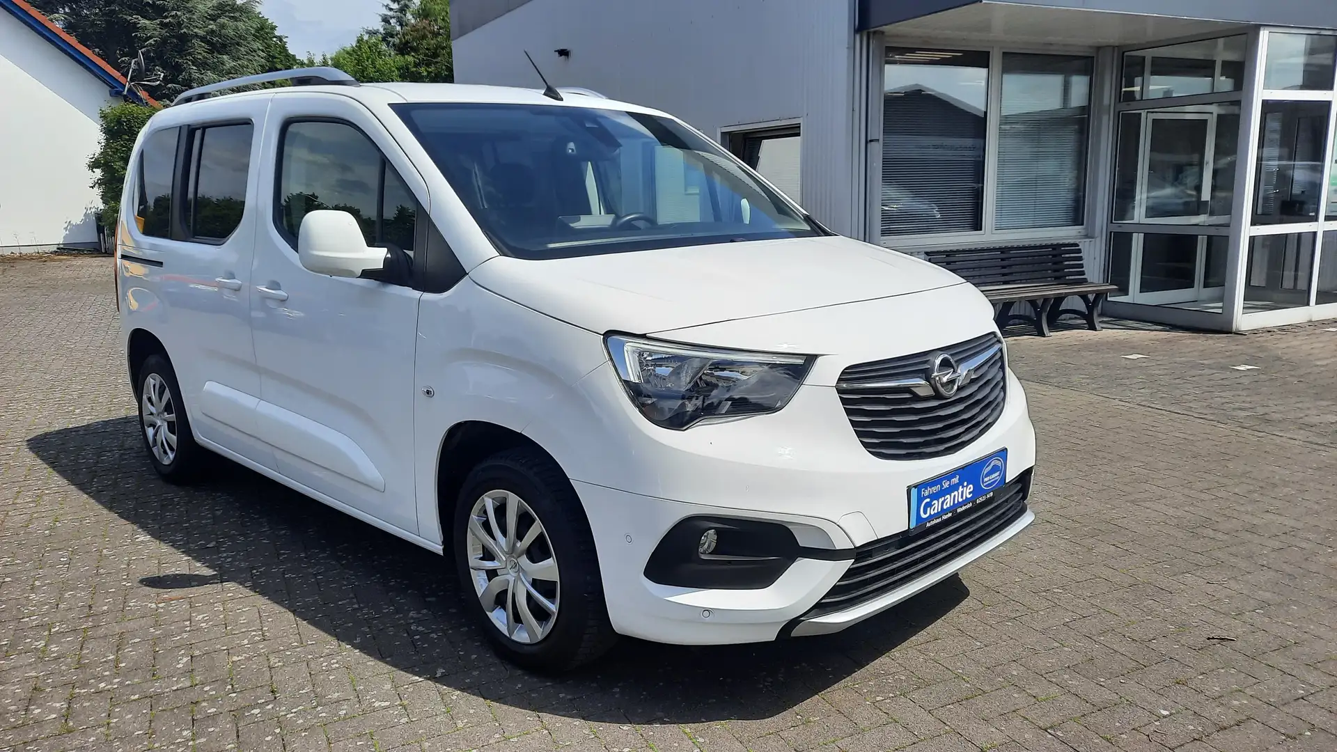 Opel Combo Innovation   *AUTOMATIK/KAMERA/AHK/NAVI* Weiß - 2