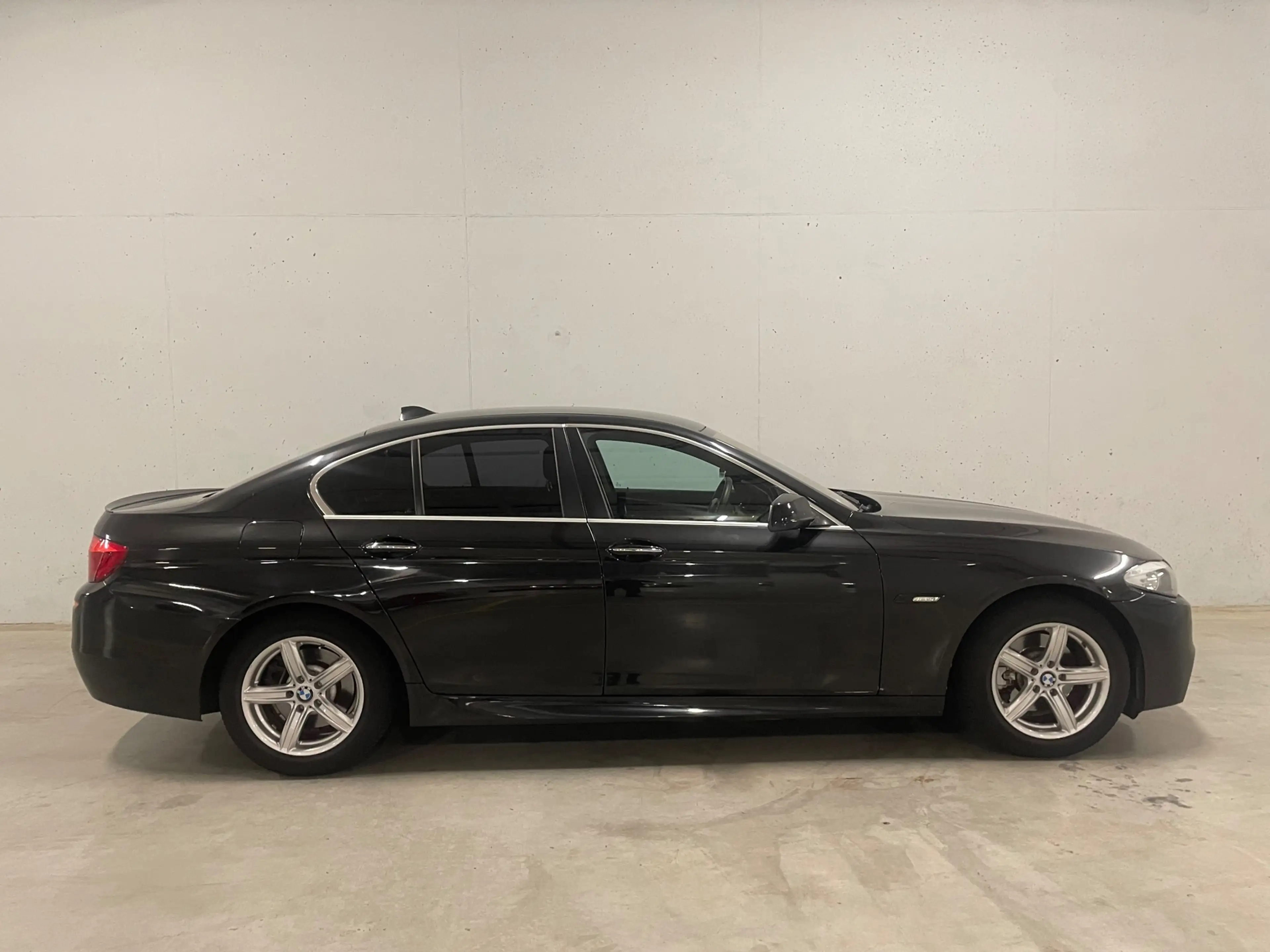 BMW 523 5-serie 523i High Executive M-pakket Navi Leer Cli — photo 2