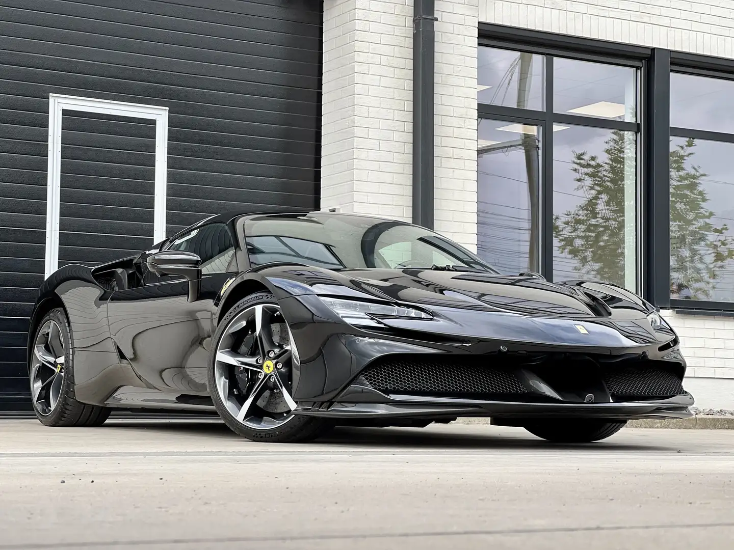 Ferrari SF90 Spider 4.0 Turbo V8 F1 " PACK FIORANO " Zwart - 2