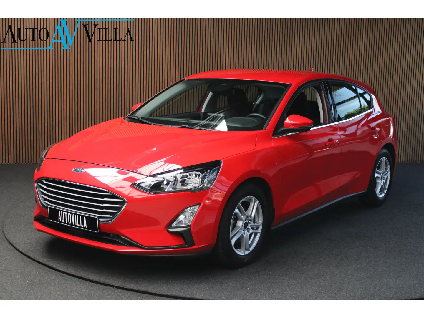 Ford Focus 1.5 EcoB. 150pk Aut. Navi Climate Stuurverwarming Rood - 1