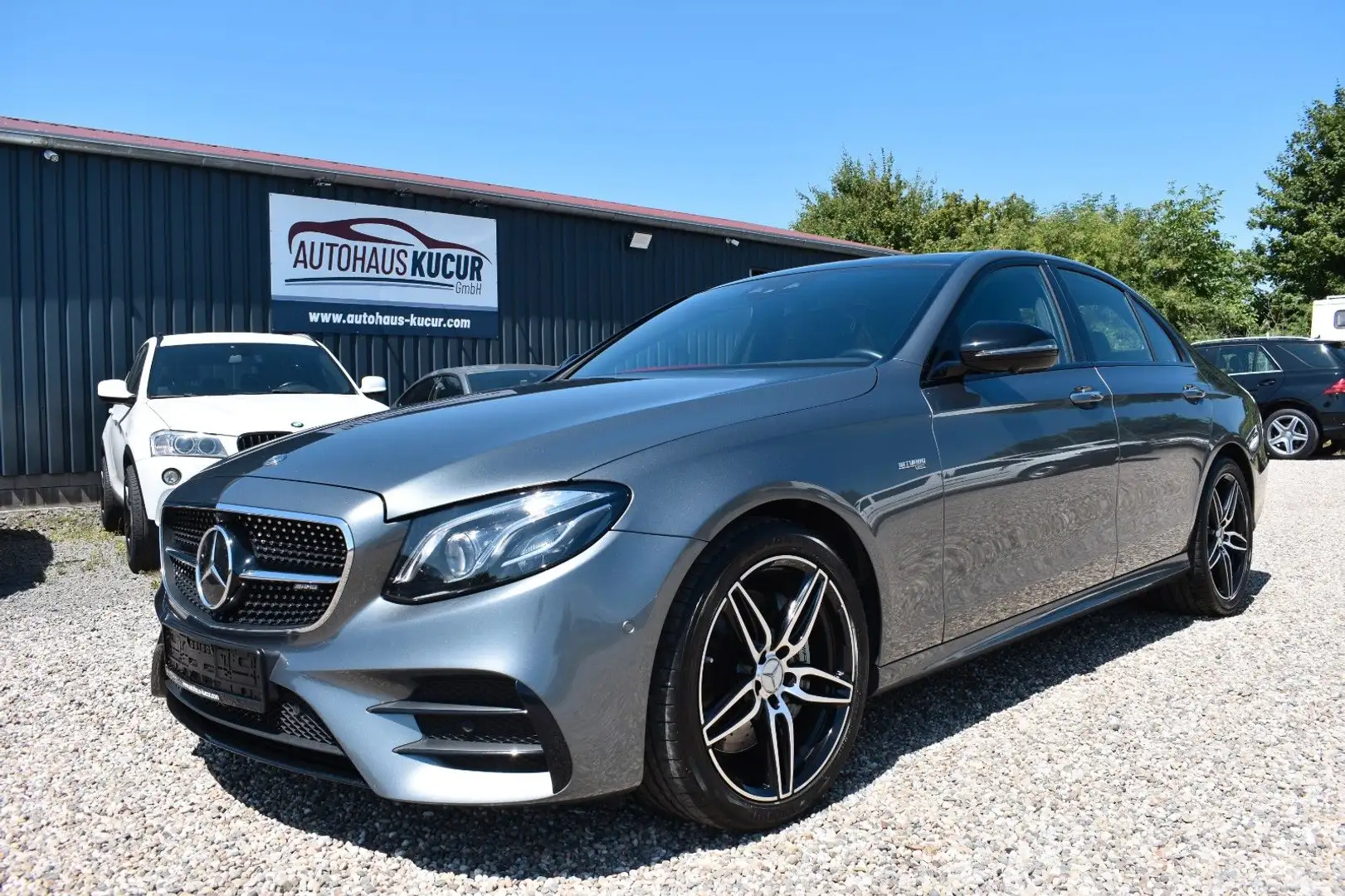Mercedes-Benz E 43 AMG Lim. 4Matic Nightpaket Keyless Panorama Grau - 1