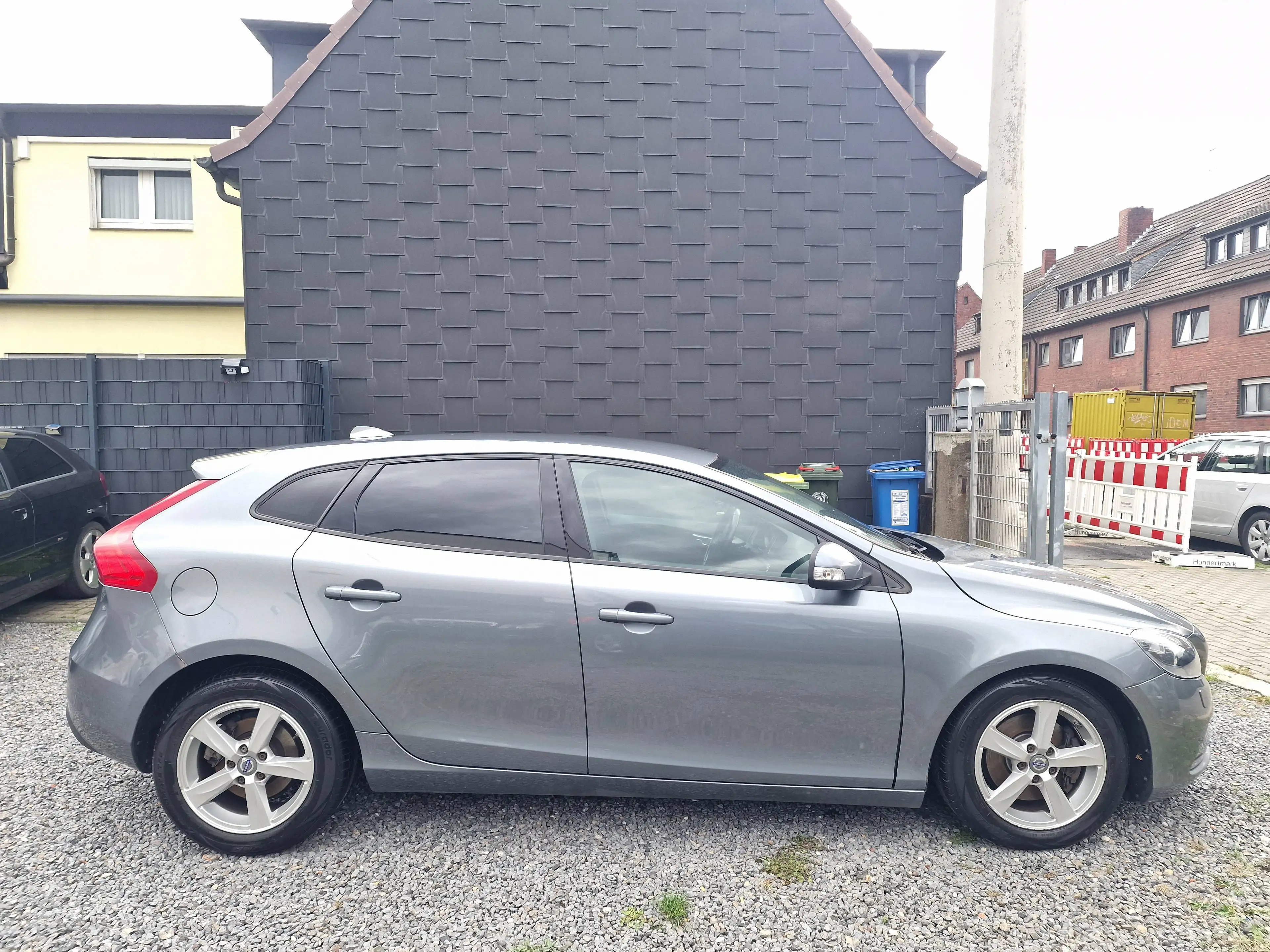 Volvo V40 You! / 1.6 D / DIGITAL / XENON / ALU / AUTOMATIK — photo 9