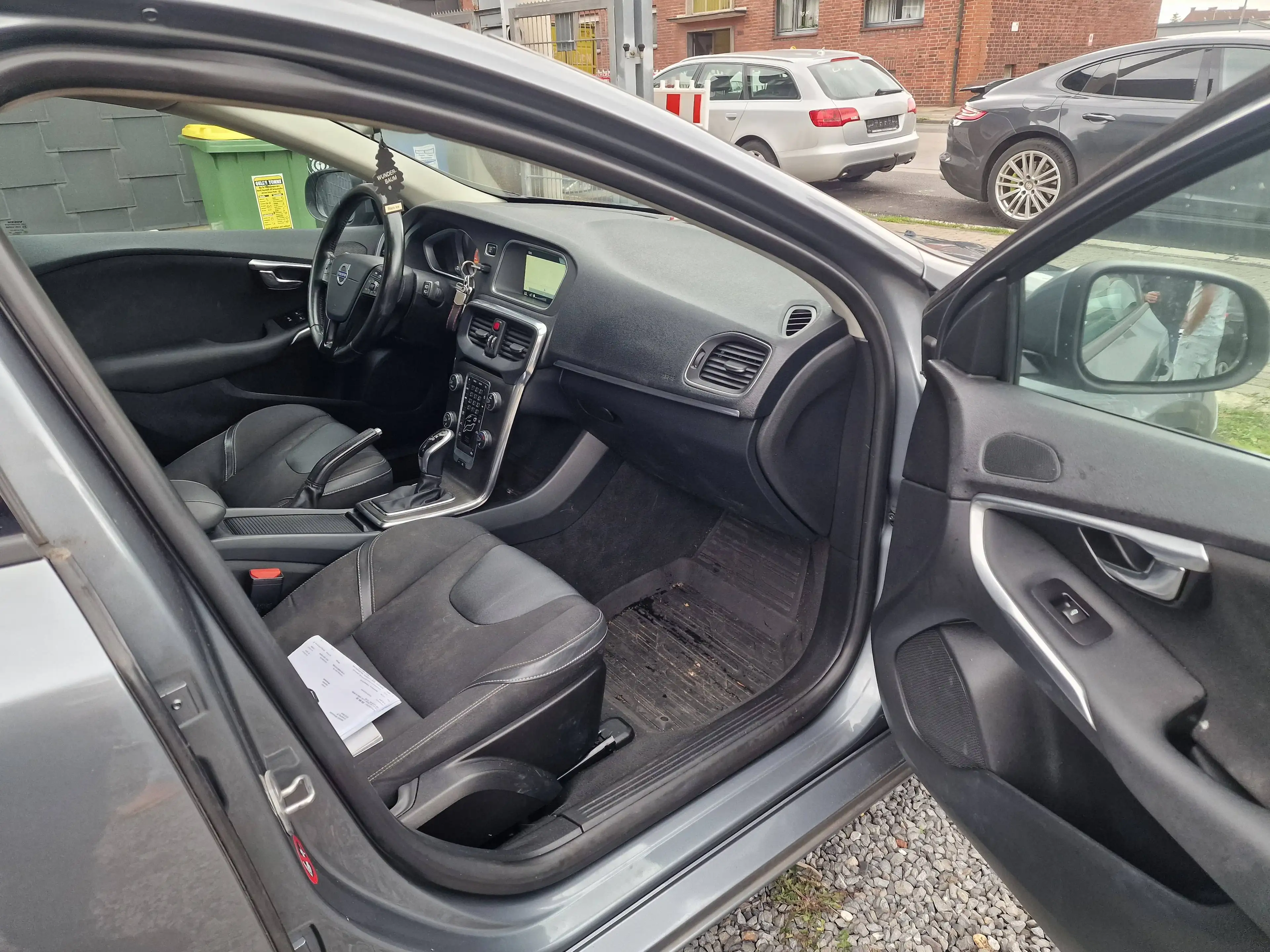 Volvo V40 You! / 1.6 D / DIGITAL / XENON / ALU / AUTOMATIK — photo 15