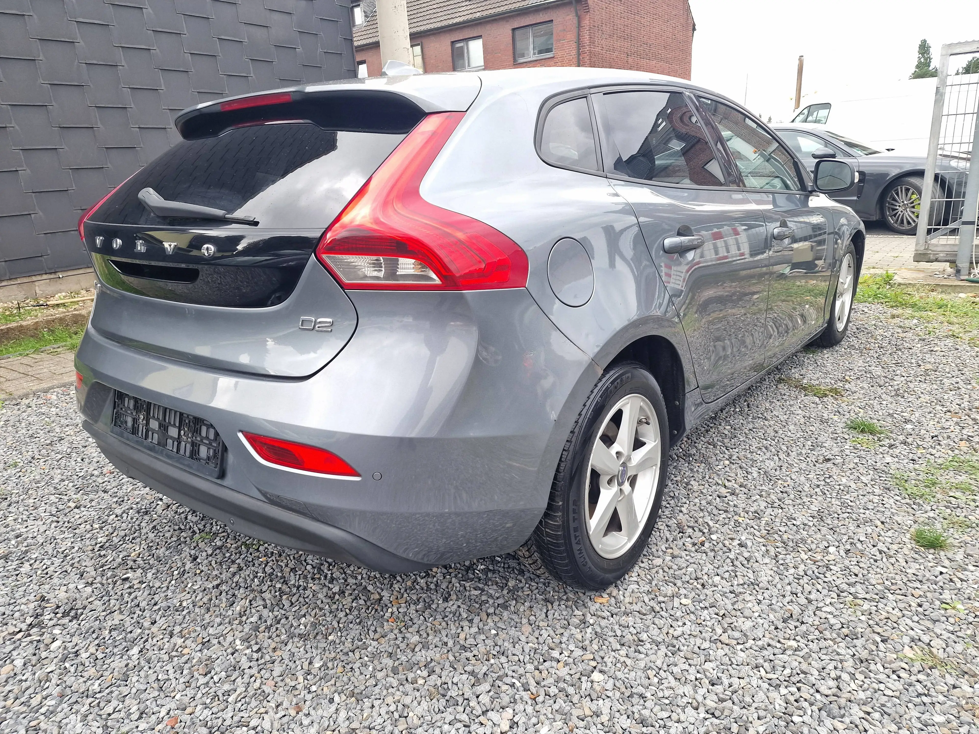 Volvo V40 You! / 1.6 D / DIGITAL / XENON / ALU / AUTOMATIK — photo 3