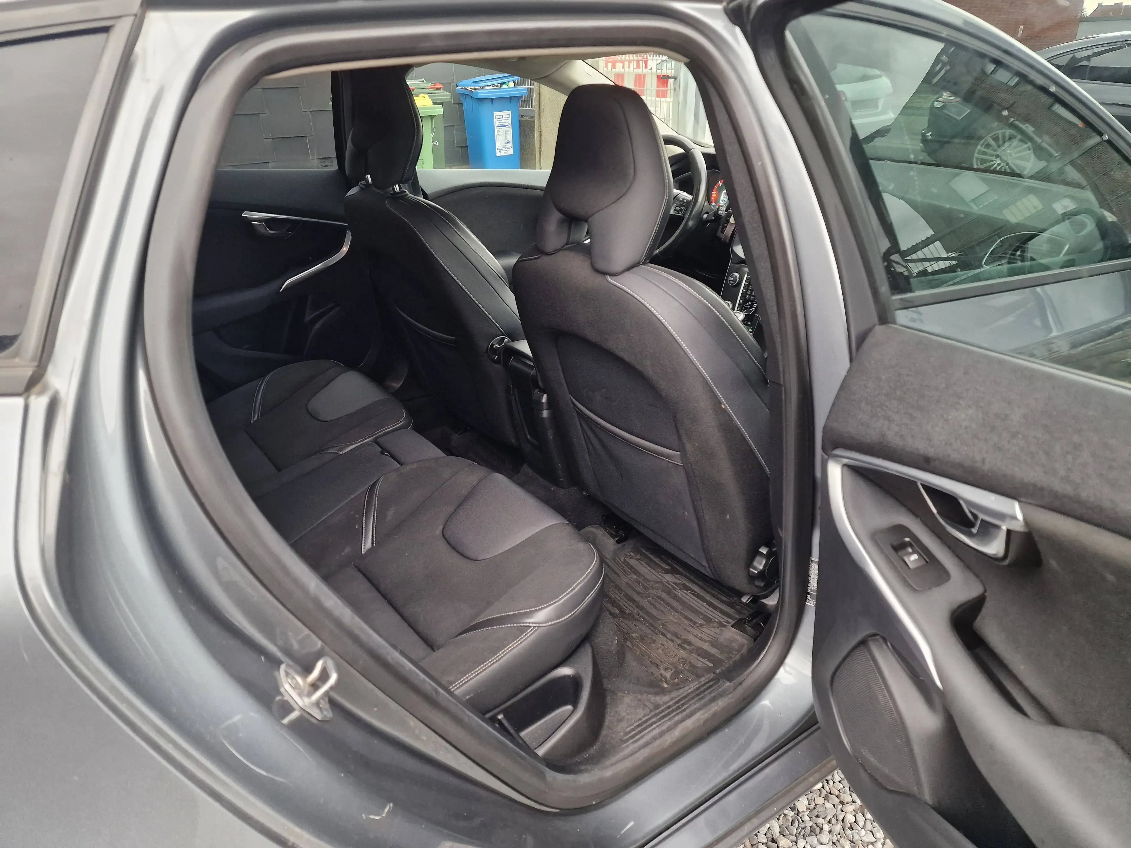 Volvo V40 You! / 1.6 D / DIGITAL / XENON / ALU / AUTOMATIK — photo 14