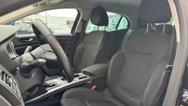 Renault Megane view 10