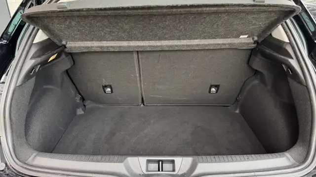 Renault Megane view 14