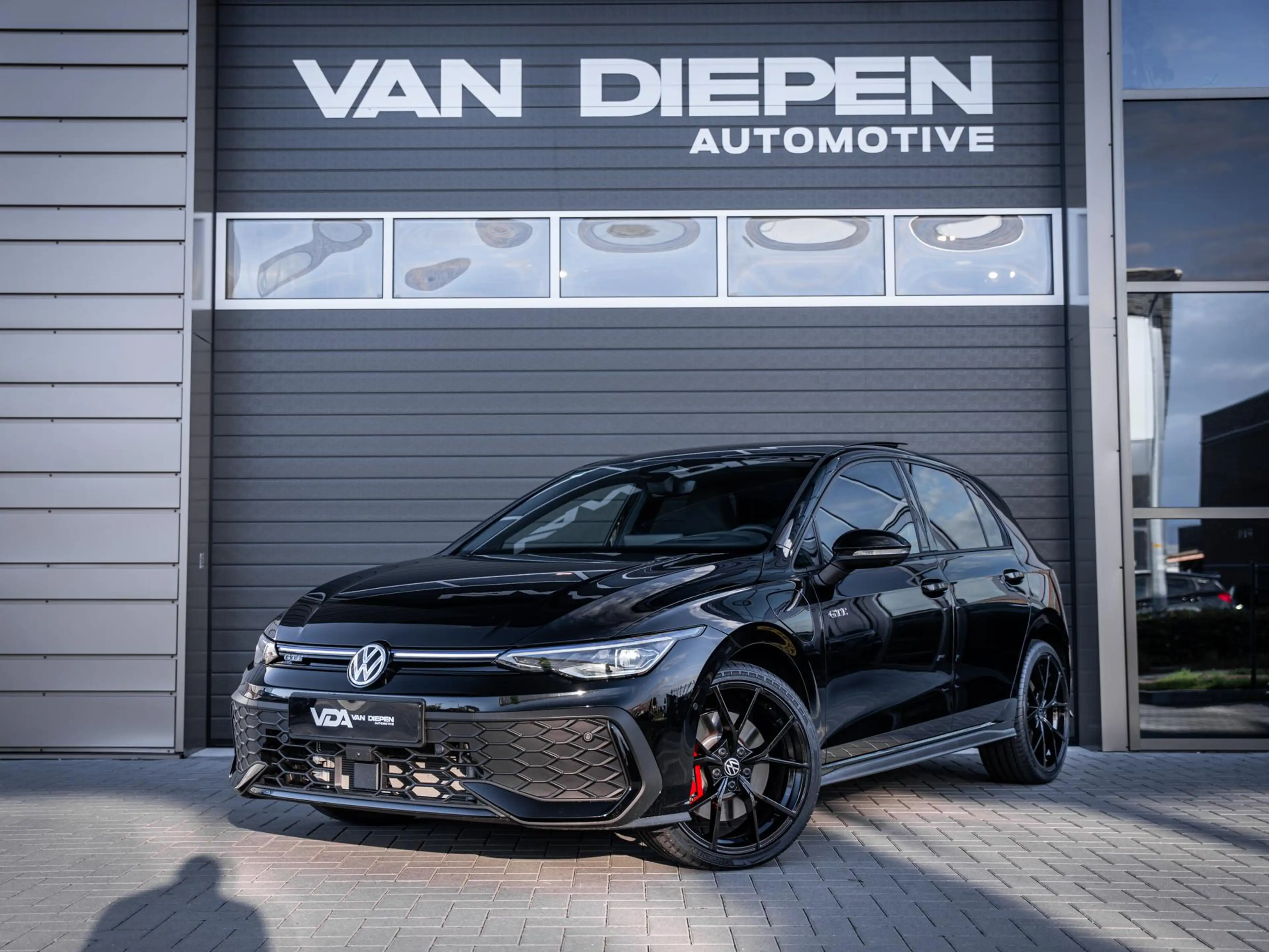 Volkswagen Golf GTE 8.5 1.5 eHybrid - Nieuw! l Pano l HUD l 360cam l T