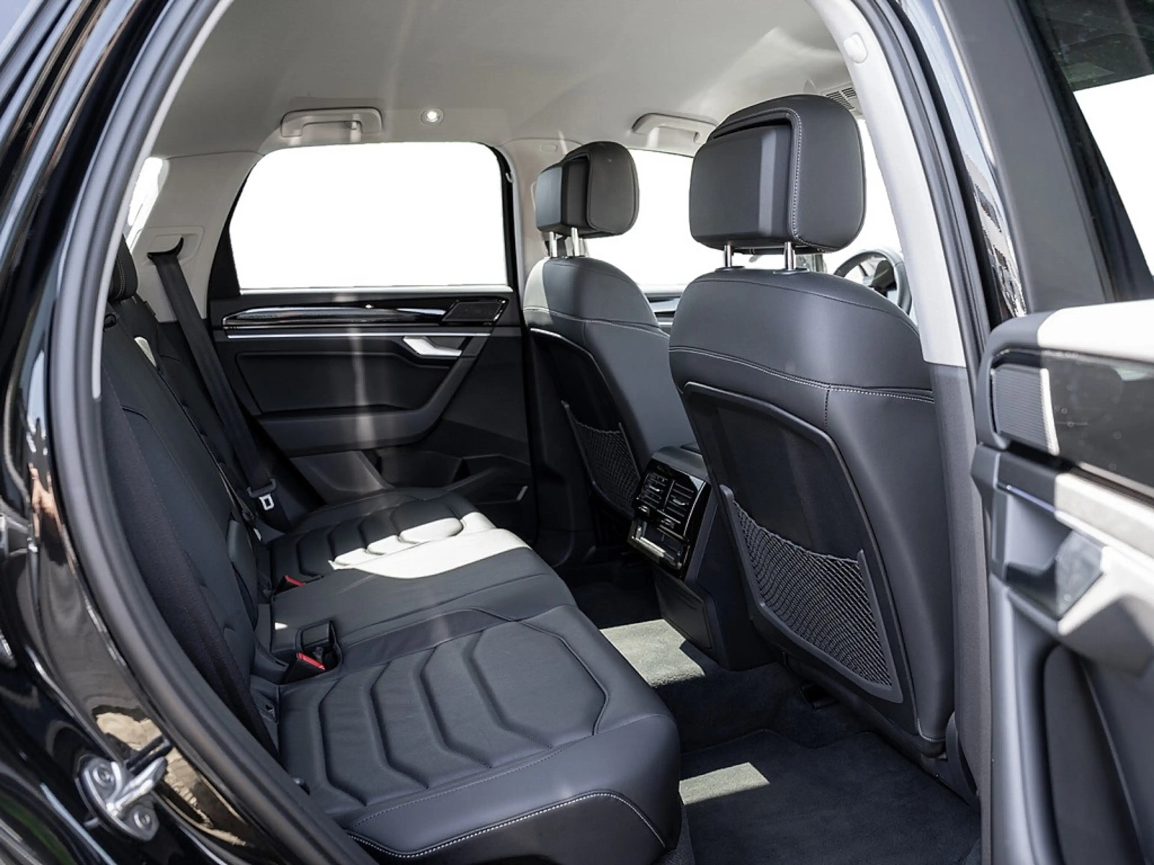 Volkswagen Touareg 3.0 TDI Elegance 4M STHZG IQ DRIVE — photo 5