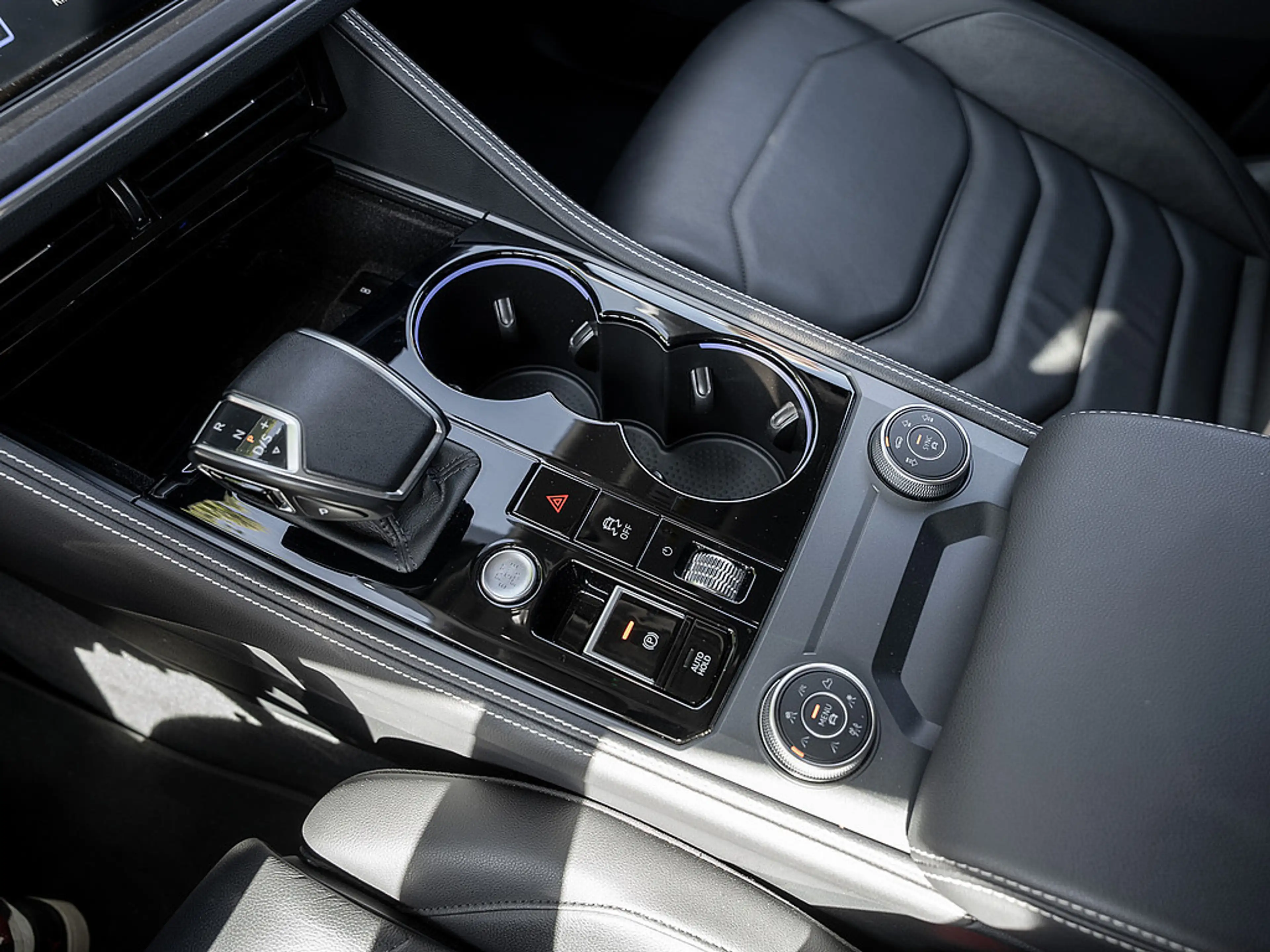Volkswagen Touareg 3.0 TDI Elegance 4M STHZG IQ DRIVE — photo 10