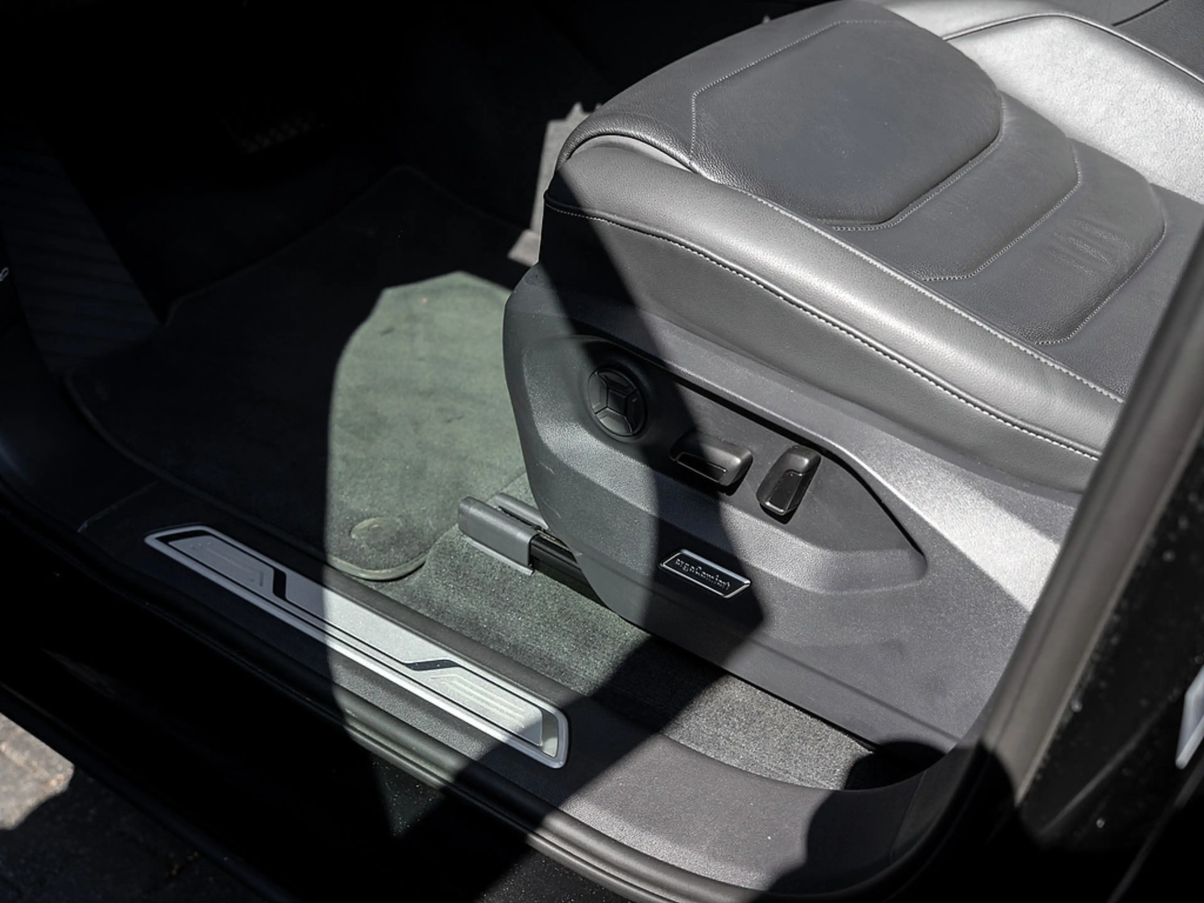 Volkswagen Touareg 3.0 TDI Elegance 4M STHZG IQ DRIVE — photo 15