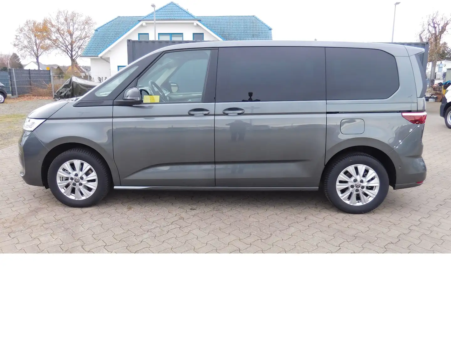 Volkswagen T7 Multivan Life 2.0 TSI DSG 7 Sitze Navi Klim Grau - 1