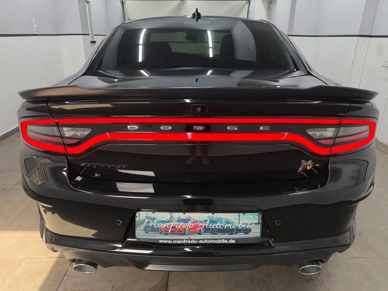 Dodge Charger 2023 — фото 10