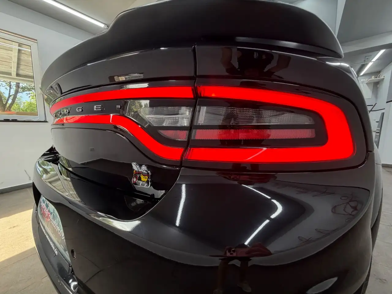 Dodge Charger 2023 — фото 11