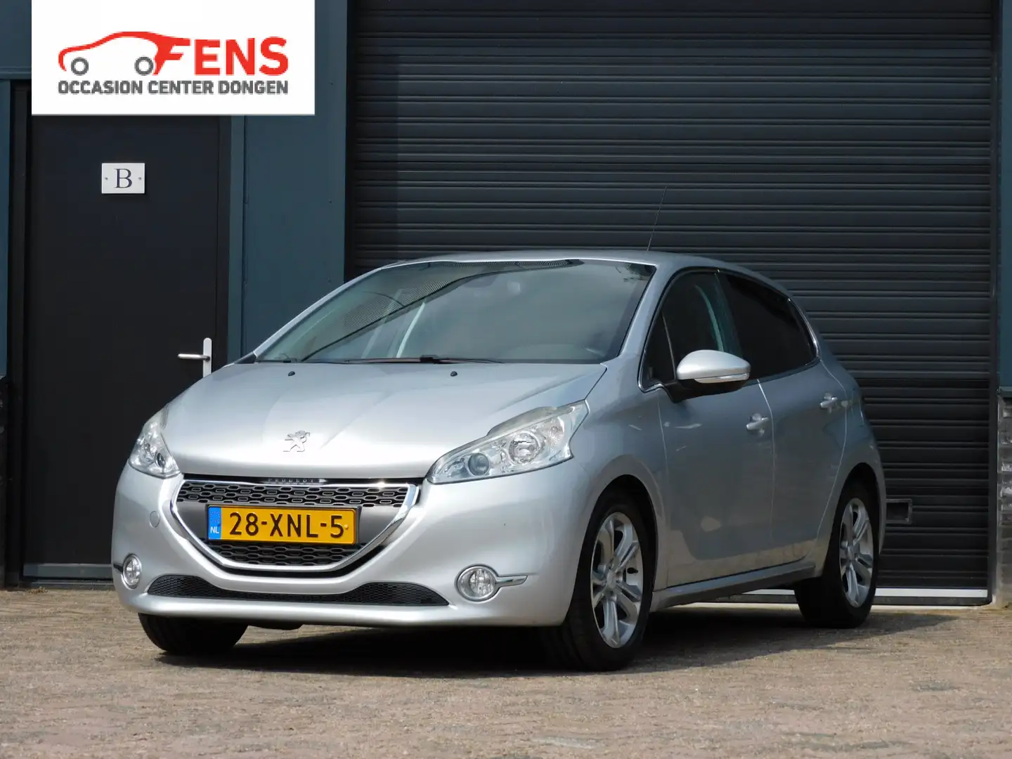 Peugeot 208 1.4 VTi Griffe TOPSTAAT! LEER! NAVI! BLUETOOTH! CR Grau - 1