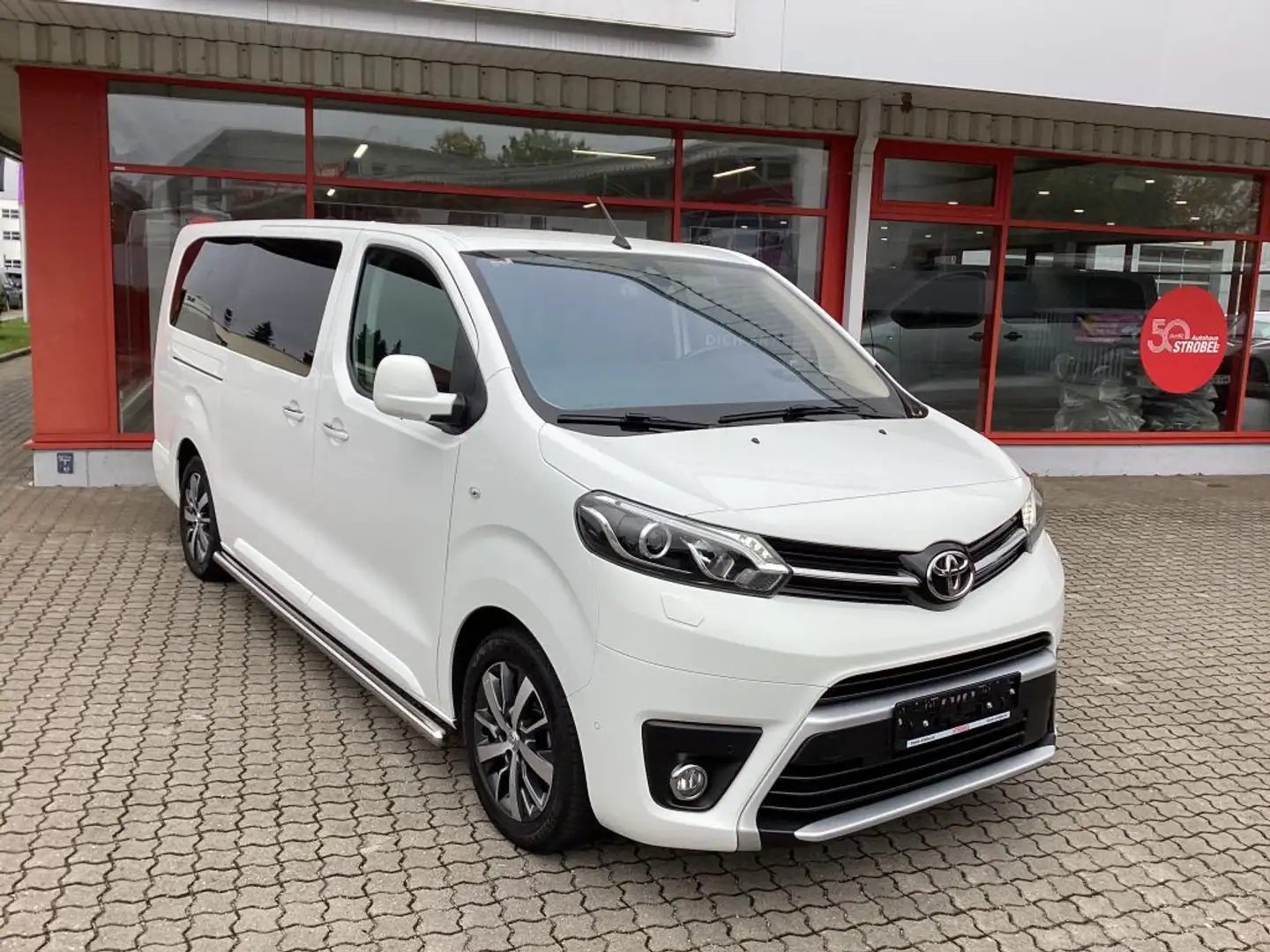 Toyota Proace 2,0-l-D-4D L2 (7-Si.) Autm. Verso Executive Weiß - 2