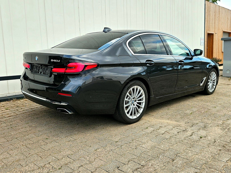 BMW 540 d xDr LUXURY LINE*HUD*GLASDACH*LASER*360°KAM — photo 6