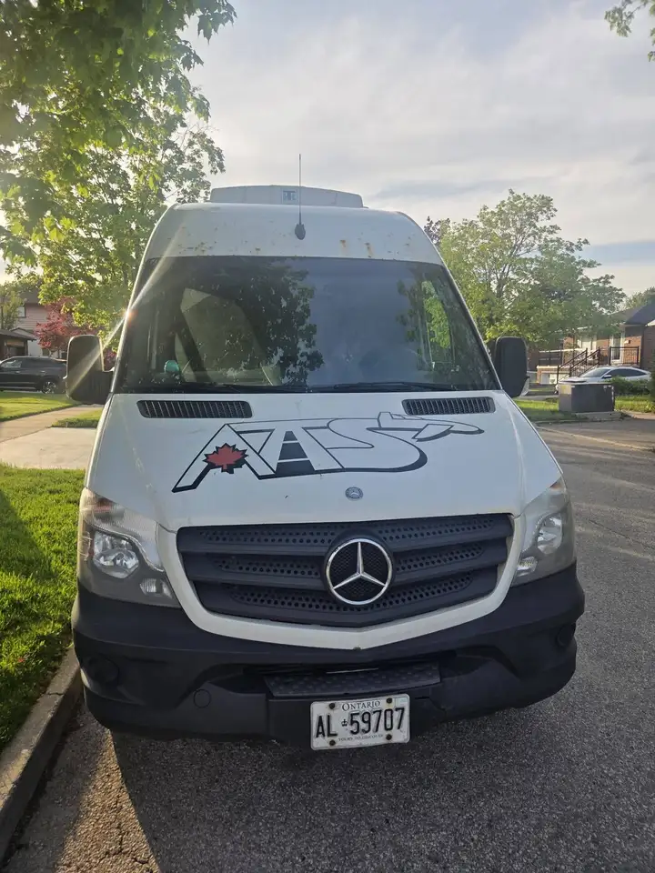 Mercedes-Benz Sprinter снимка Mercedes-Benz Sprinter
