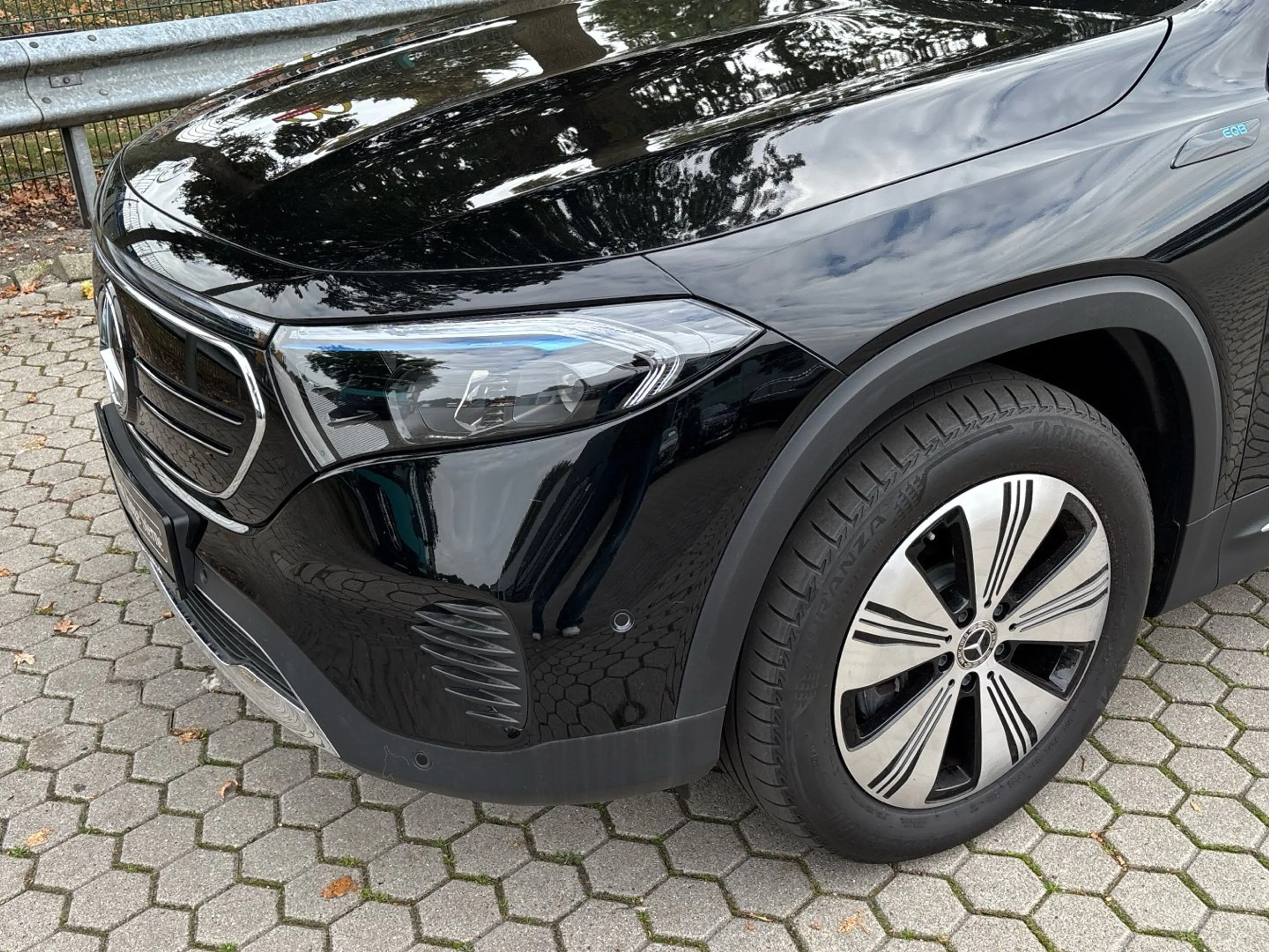 Mercedes-Benz EQB 250 Progressive Panorama Kamera CarPlay LED — photo 7