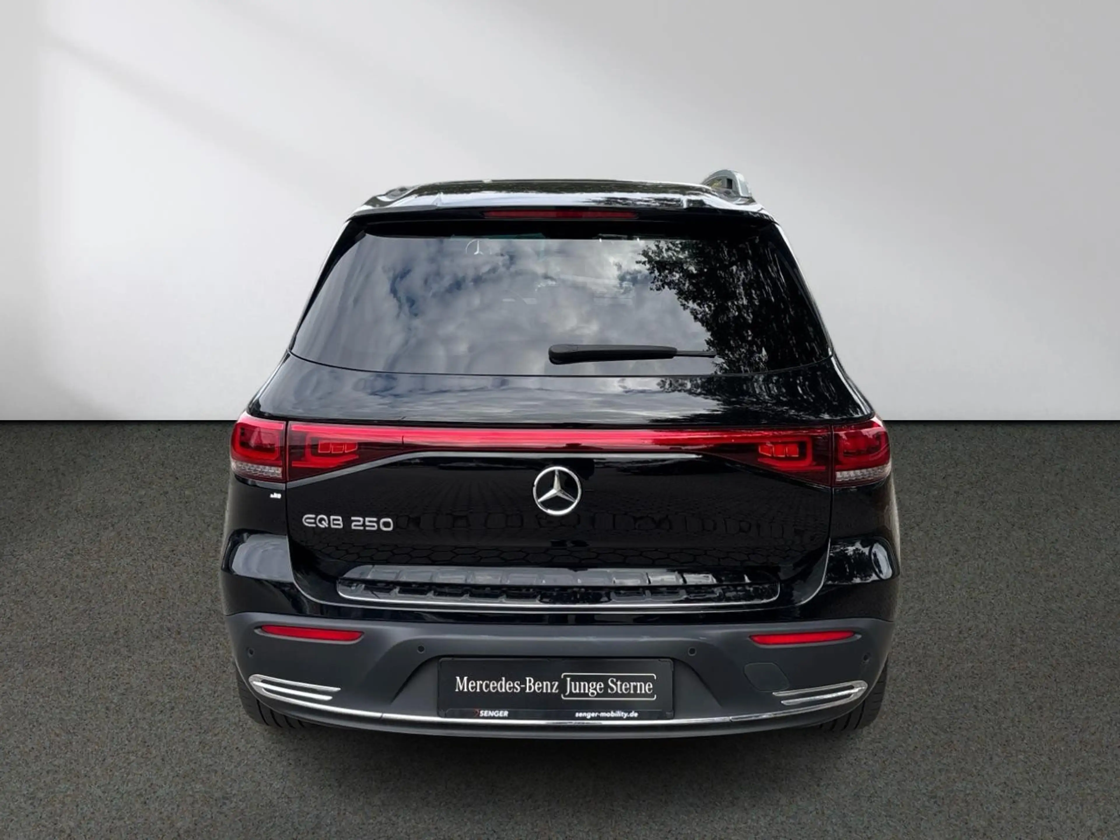 Mercedes-Benz EQB 250 Progressive Panorama Kamera CarPlay LED — photo 6