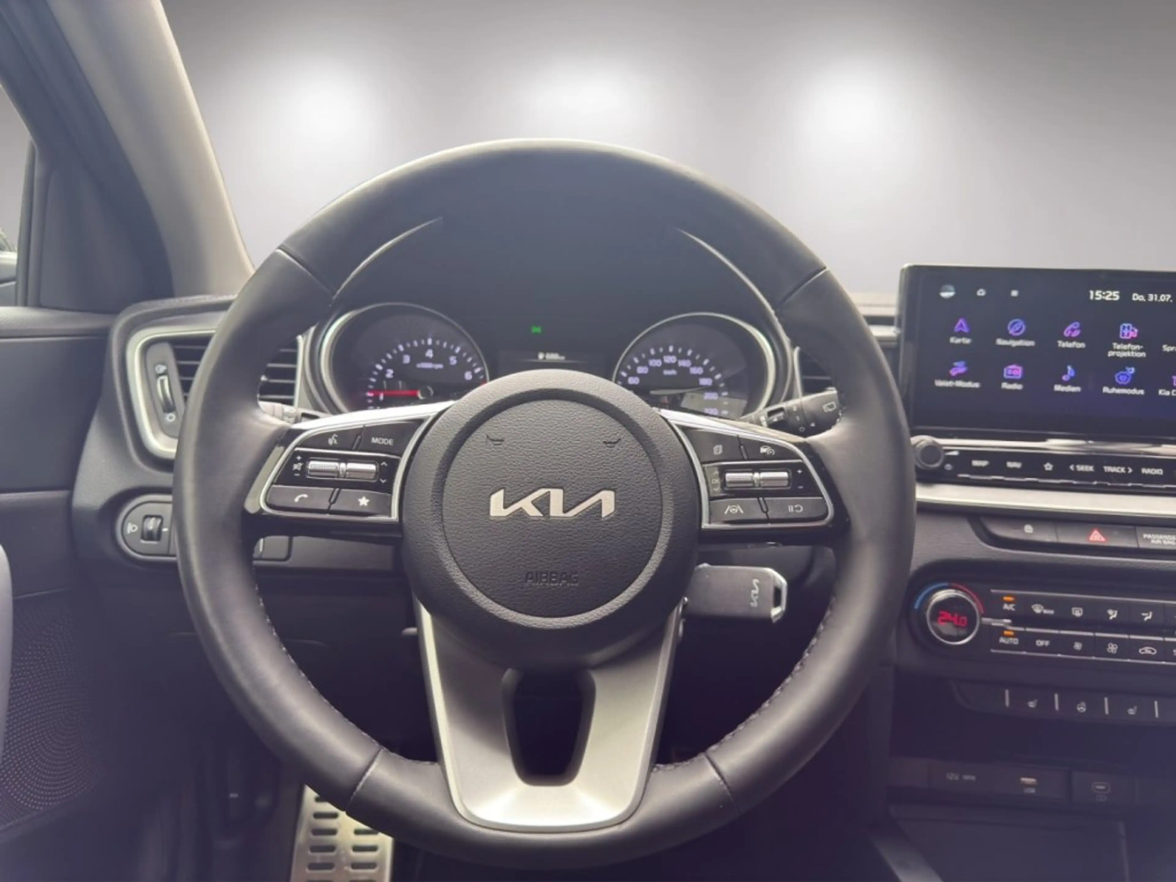 Kia Ceed / cee'd CEED SILBER UVO 1.0 TGDI MT6 100 P2 — photo 8