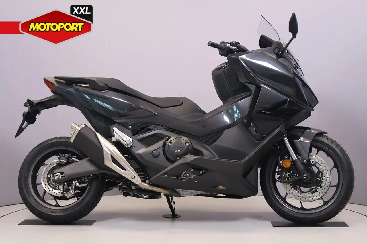 Honda Forza 750