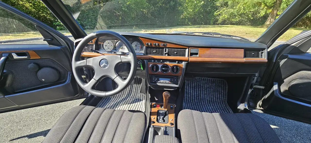 Mercedes-Benz 190E 2.0 AMG, foto 12