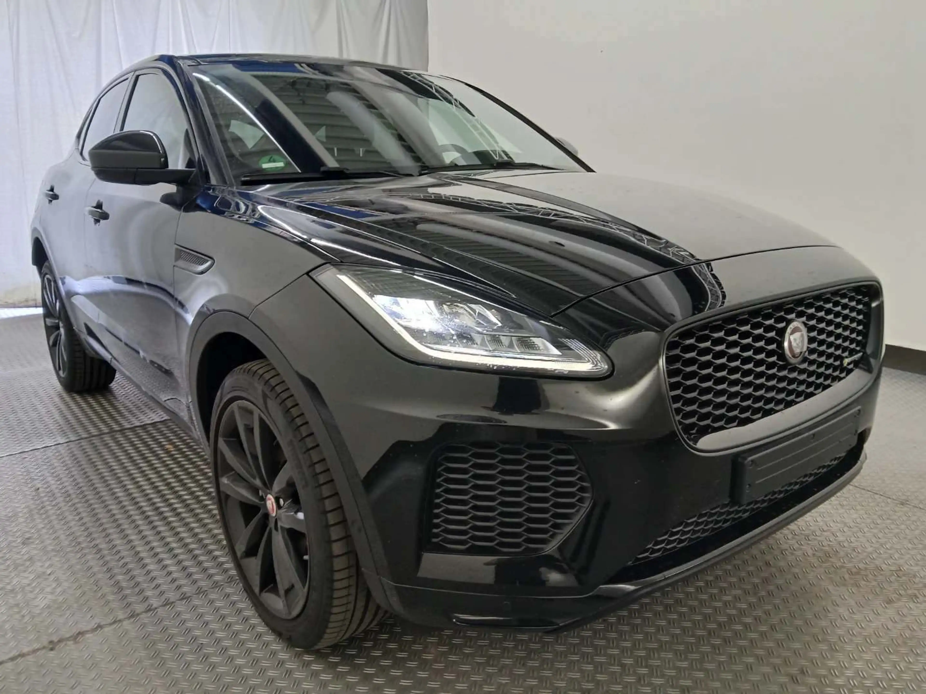 Jaguar E-Pace Sport First Edition AWD,Autom., PANORAMA,Kamera,Leder,Navi, — photo 3