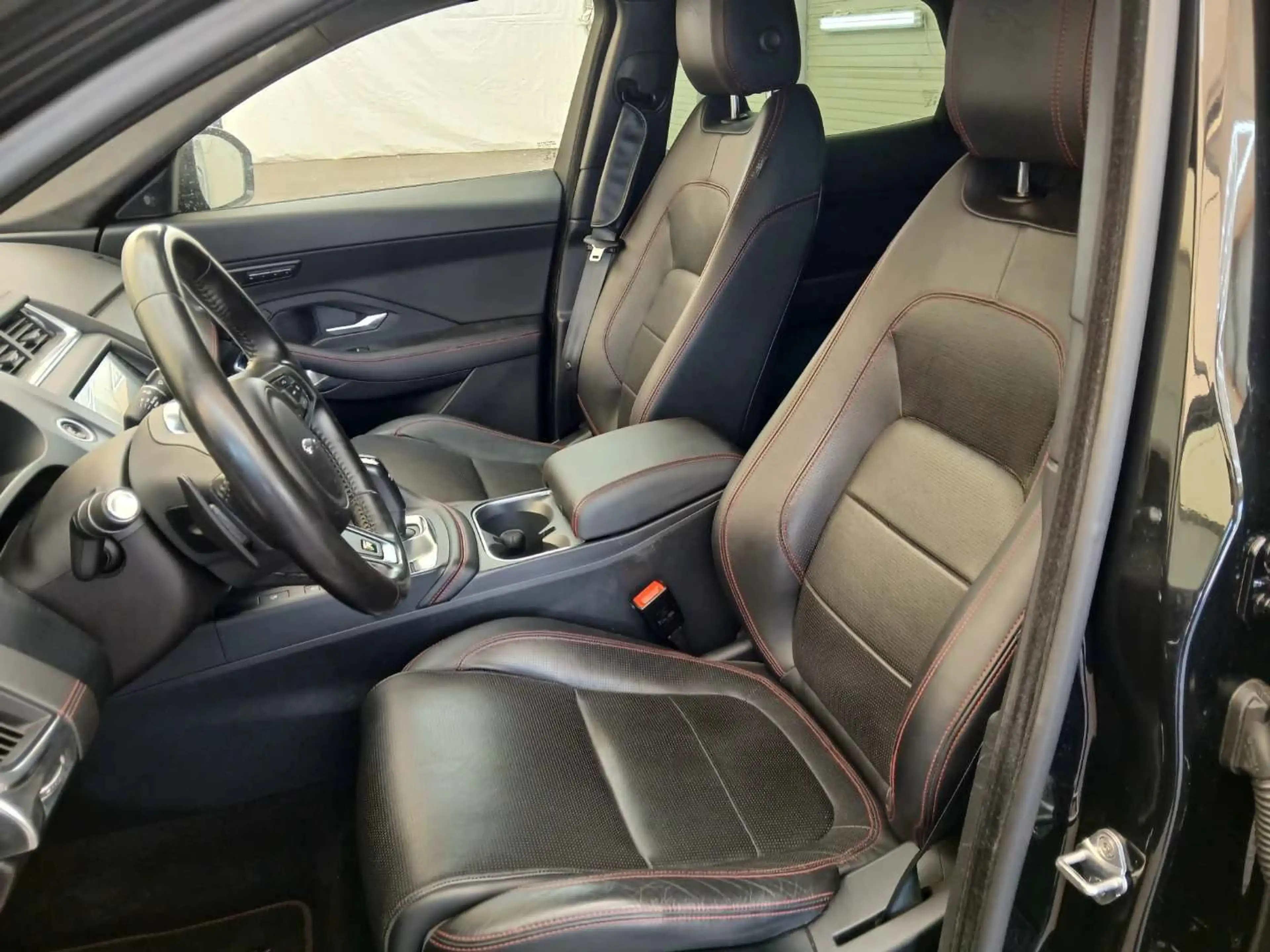 Jaguar E-Pace Sport First Edition AWD,Autom., PANORAMA,Kamera,Leder,Navi, — photo 10