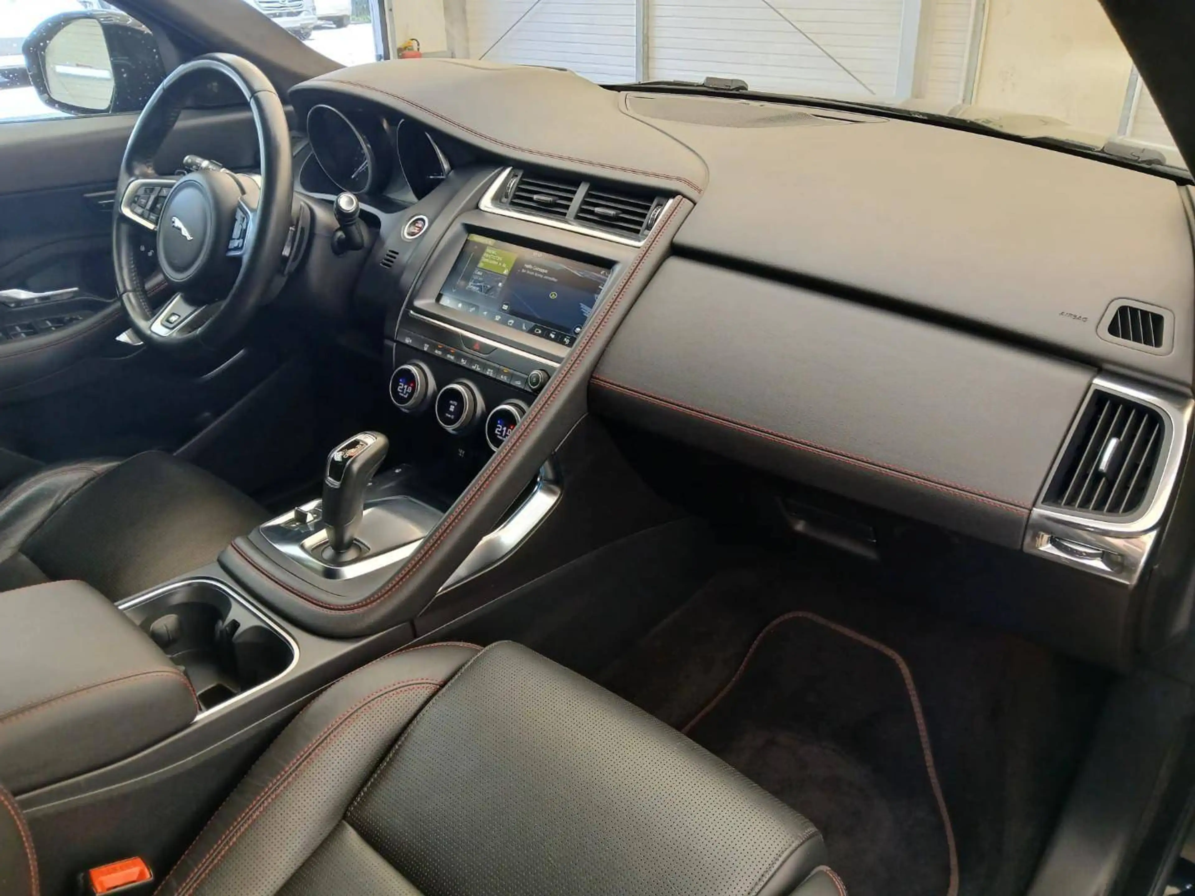 Jaguar E-Pace Sport First Edition AWD,Autom., PANORAMA,Kamera,Leder,Navi, — photo 9