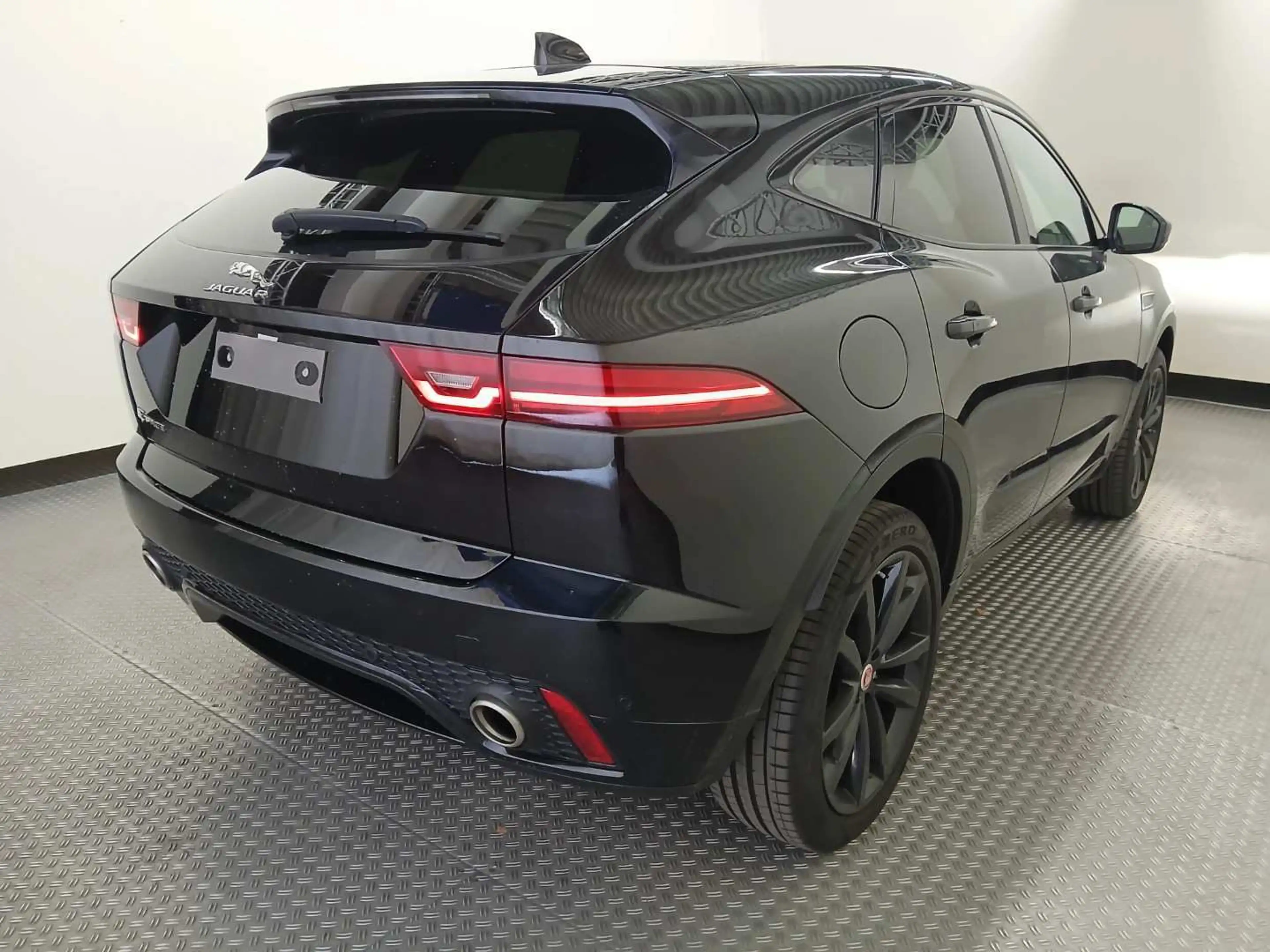 Jaguar E-Pace Sport First Edition AWD,Autom., PANORAMA,Kamera,Leder,Navi, — photo 5