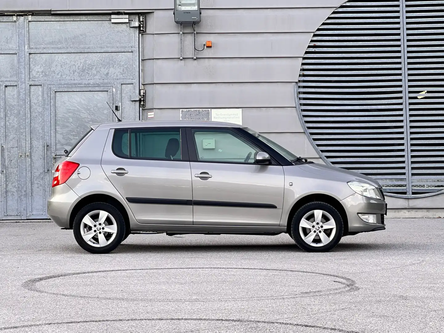 Skoda Fabia Ambition / Klimaautomatik / Diesel / 58. tkm ... Beige - 1