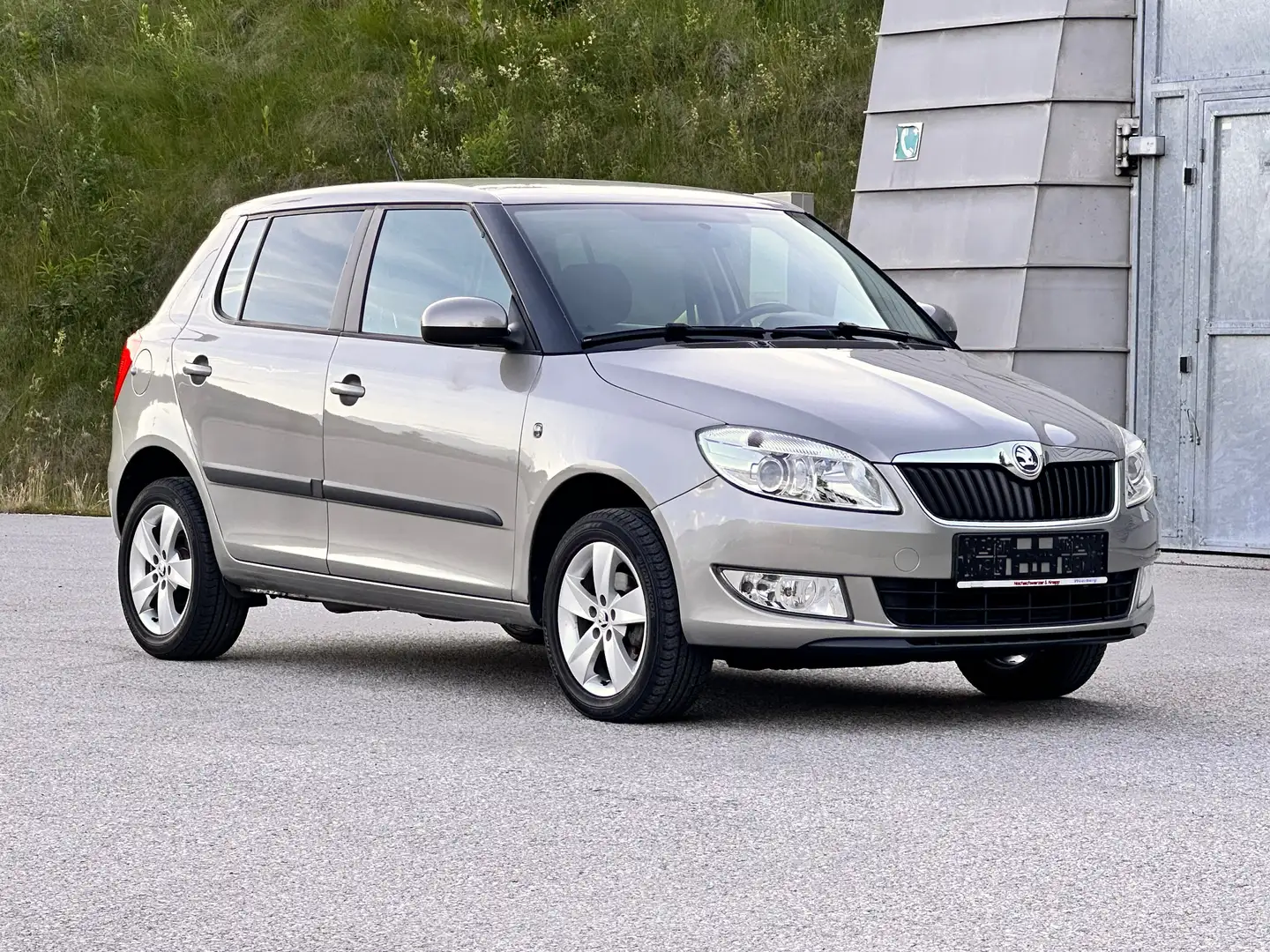 Skoda Fabia Ambition / Klimaautomatik / Diesel / 58. tkm ... Beige - 2
