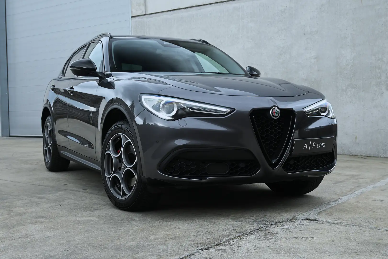 Alfa Romeo Stelvio Q4 2.0 T AWD Super | keyless | apple cp | camera Grijs - 1