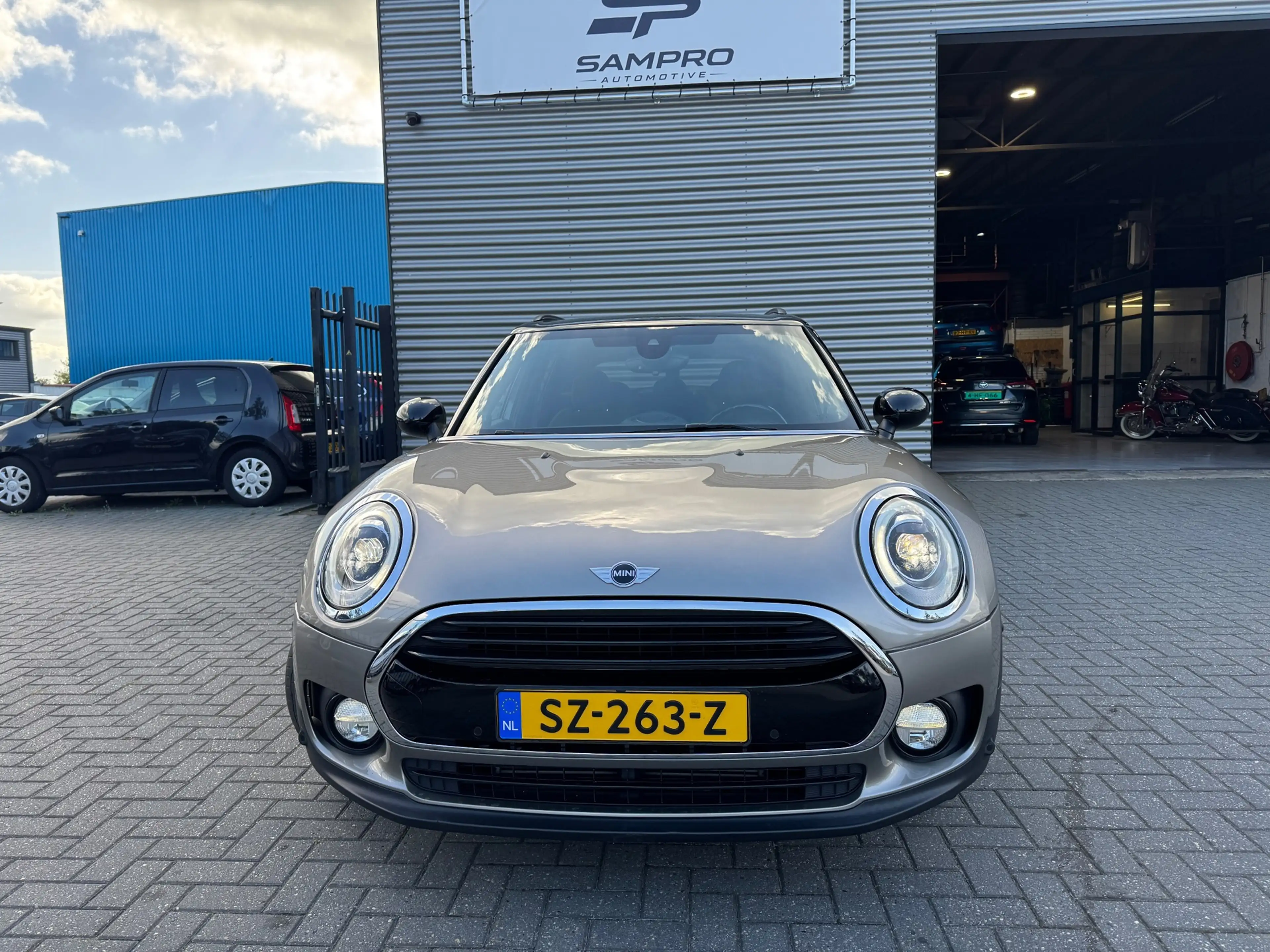 MINI Cooper Clubman 1.5 Chili Hyde Park | pano| — photo 2