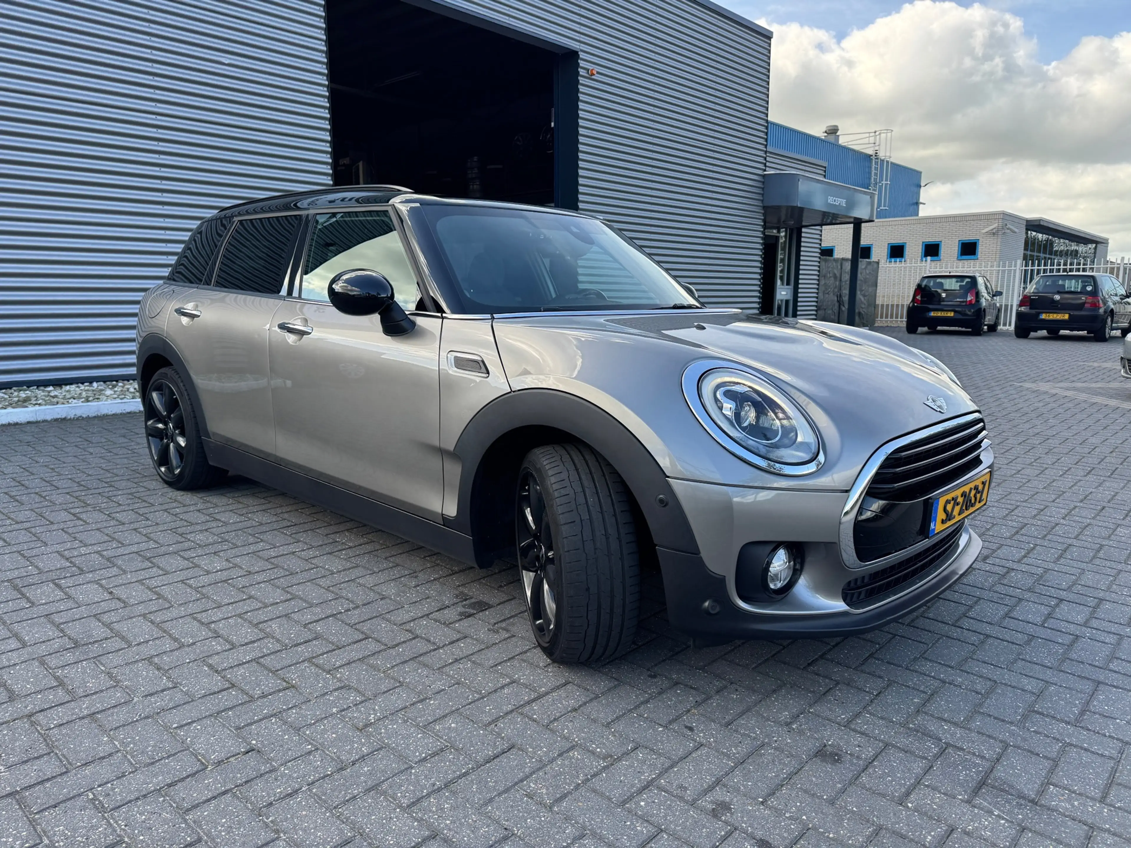 MINI Cooper Clubman 1.5 Chili Hyde Park | pano| — photo 3