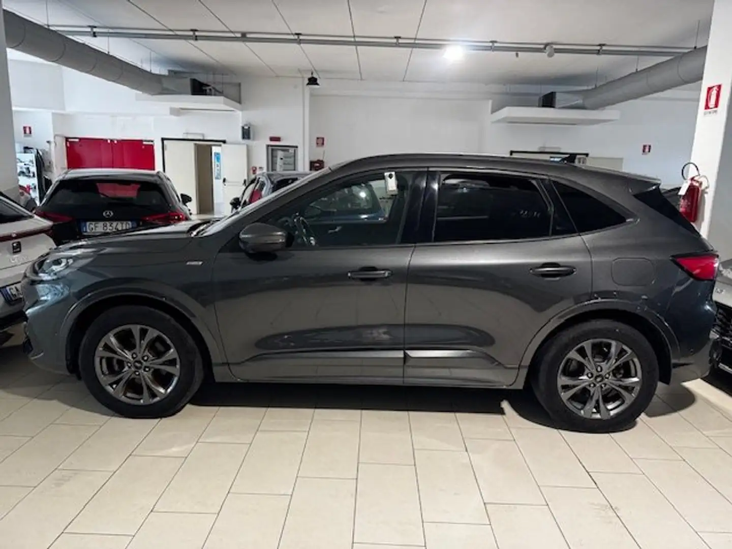 Ford Kuga 1.5 ecoboost ST-Line X 2WD 150cv Grigio - 2