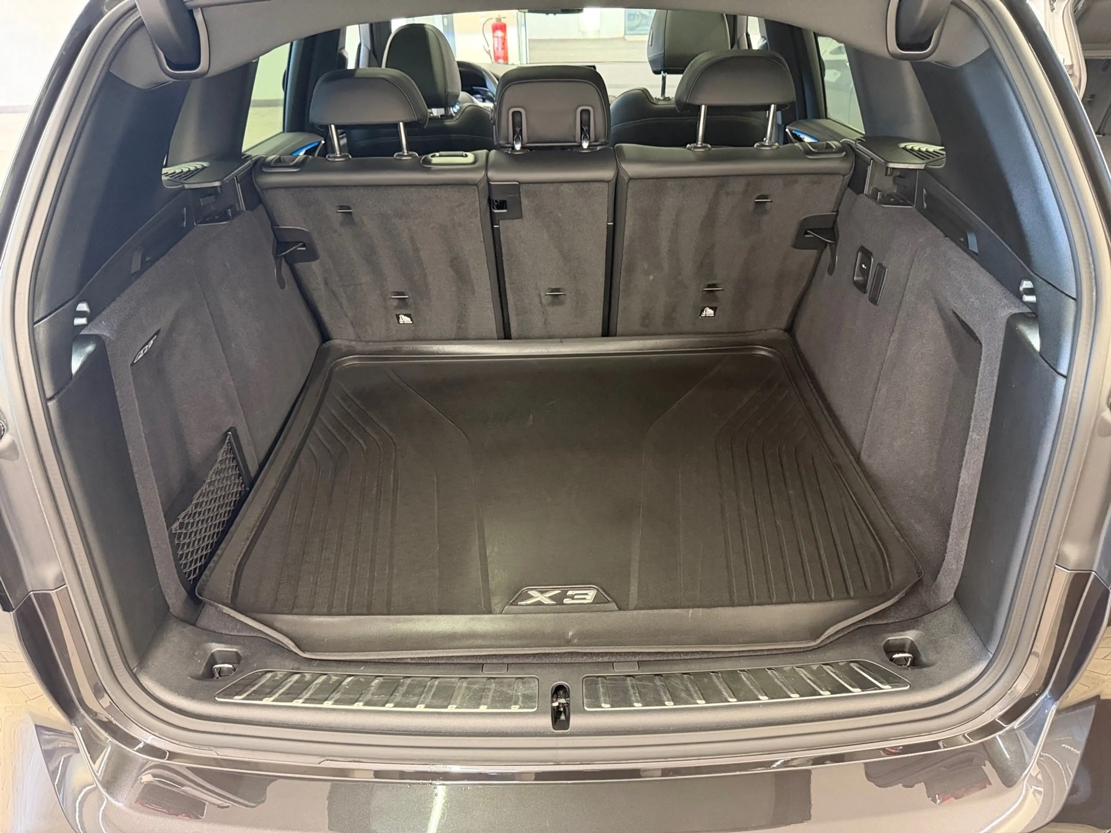 BMW iX3 M Sport — photo 11