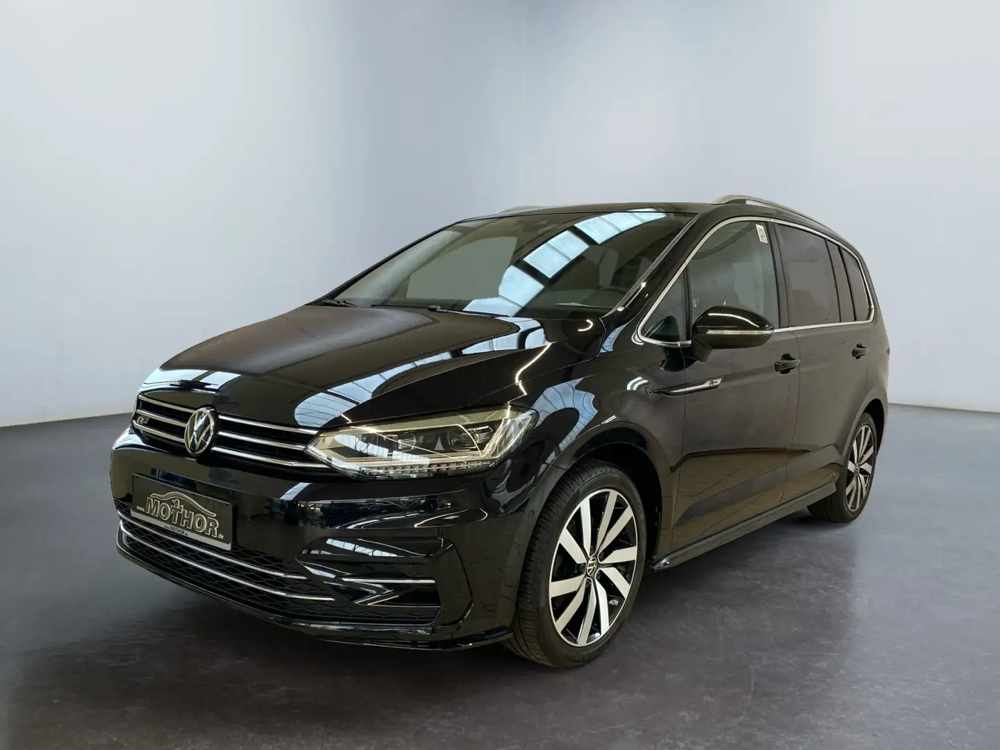 Volkswagen Touran R-Line Highline 1.5 TSI DSG LED Schwarz - 2