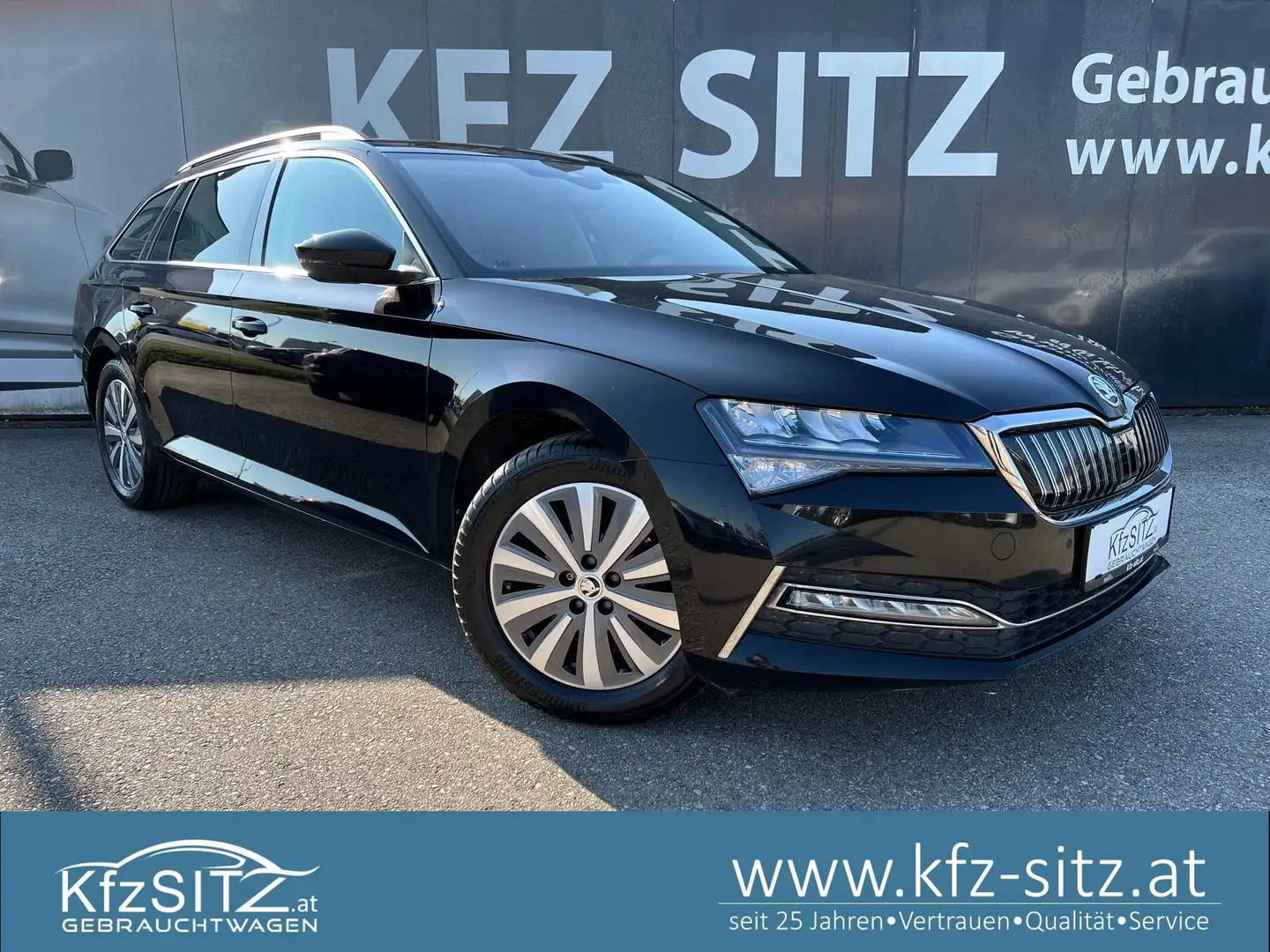 Skoda Superb Kombi 1,4 TSI Plug-In-Hybrid DSG | NP: € 54.000 Schwarz - 1