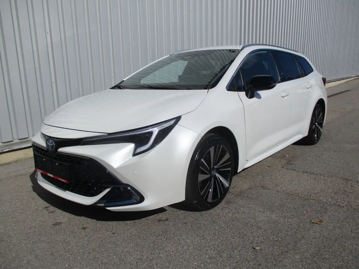 Toyota Corolla Touring Sports 1.8  Active Drive ACC+LED Weiß - 2