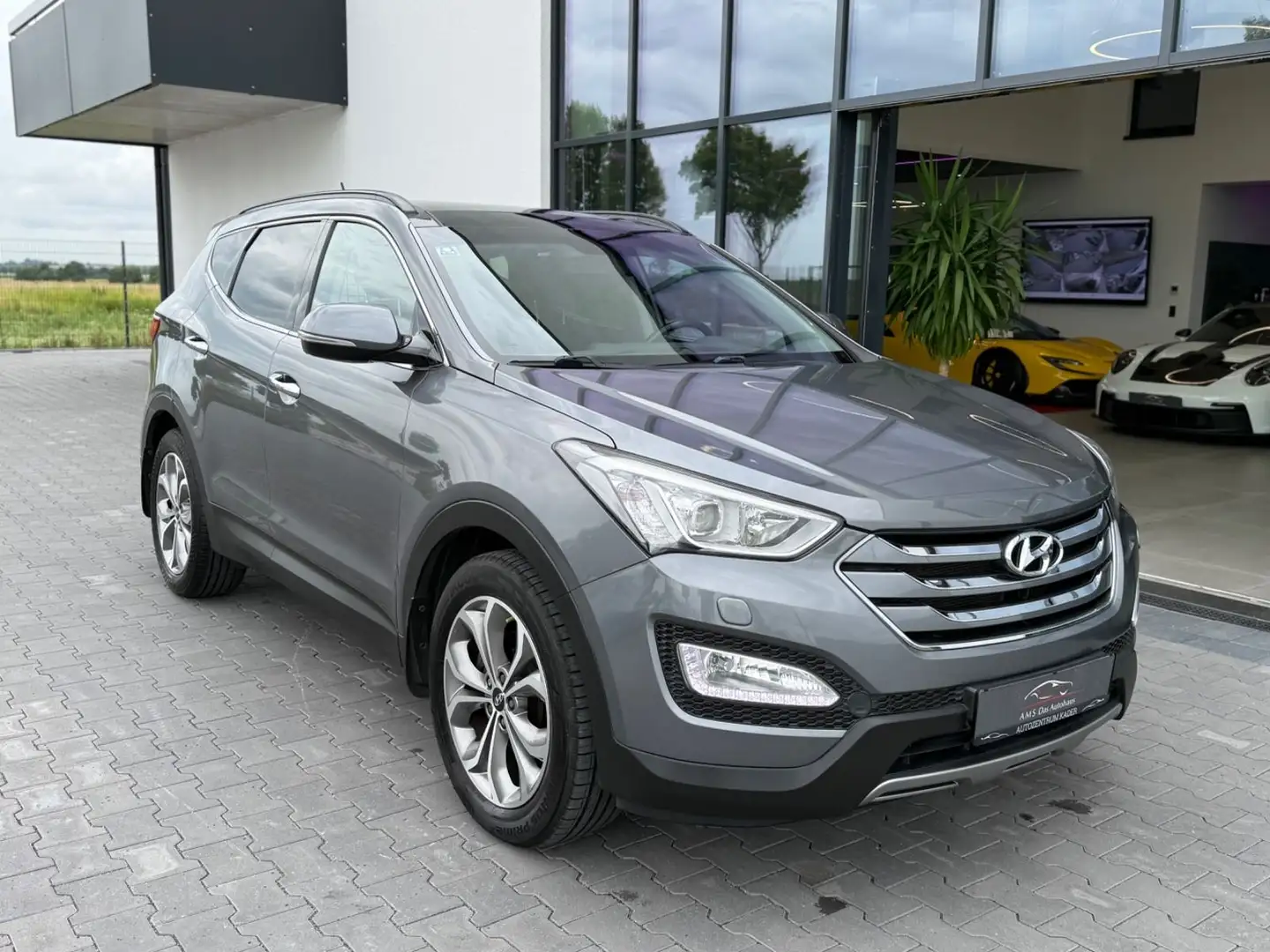 Hyundai SANTA FE 2.2 CRDi Aut Premium 4WD Leder Navi Xen Gris - 2