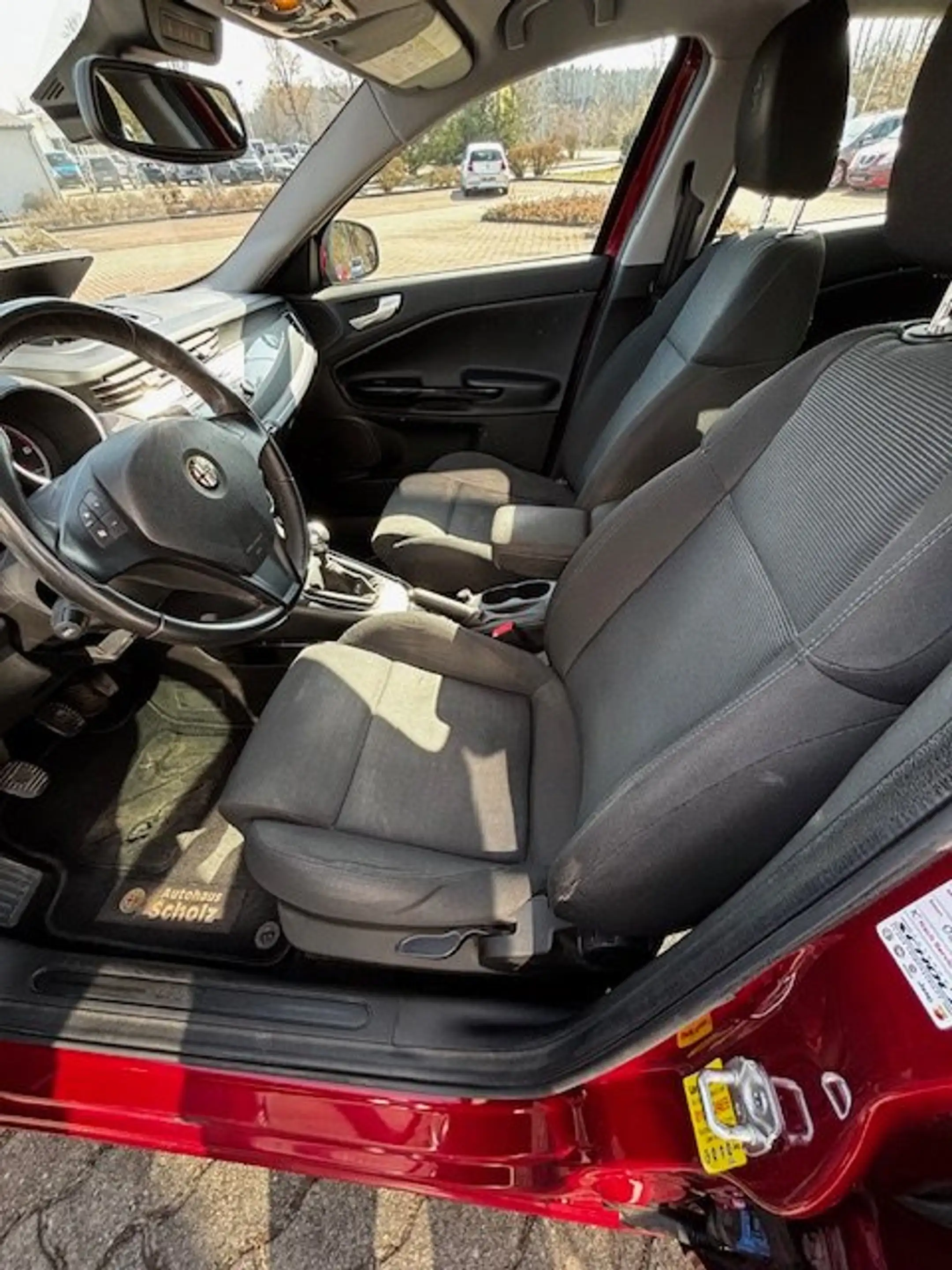 Alfa Romeo Giulietta Turismo           Privatverkauf — photo 9