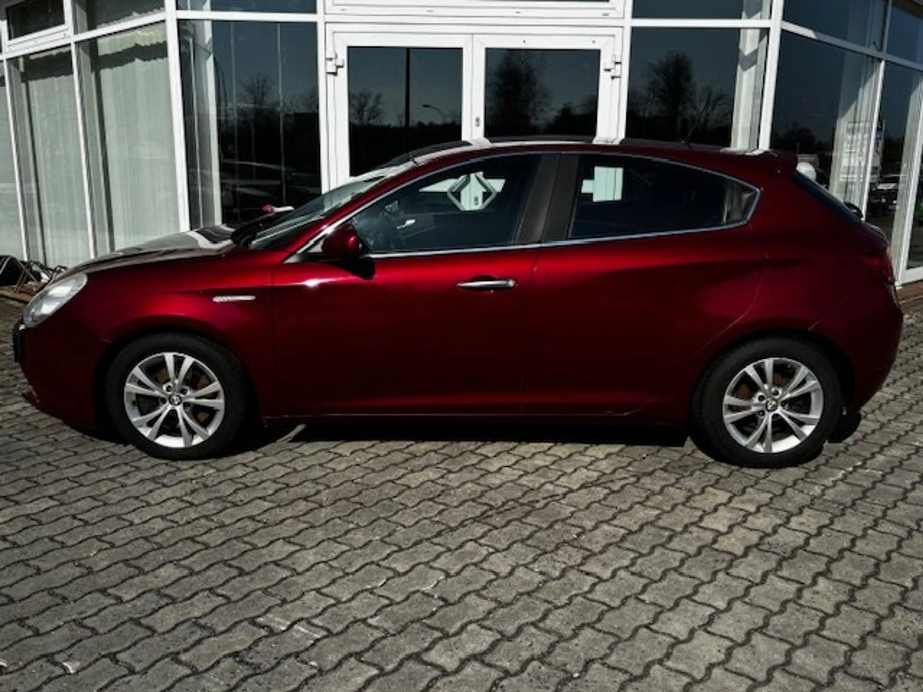 Alfa Romeo Giulietta Turismo           Privatverkauf — photo 3