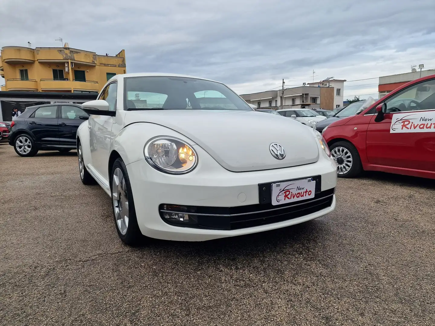 Volkswagen Maggiolino 1.6 tdi 105 CV Design 105cv Bianco - 2