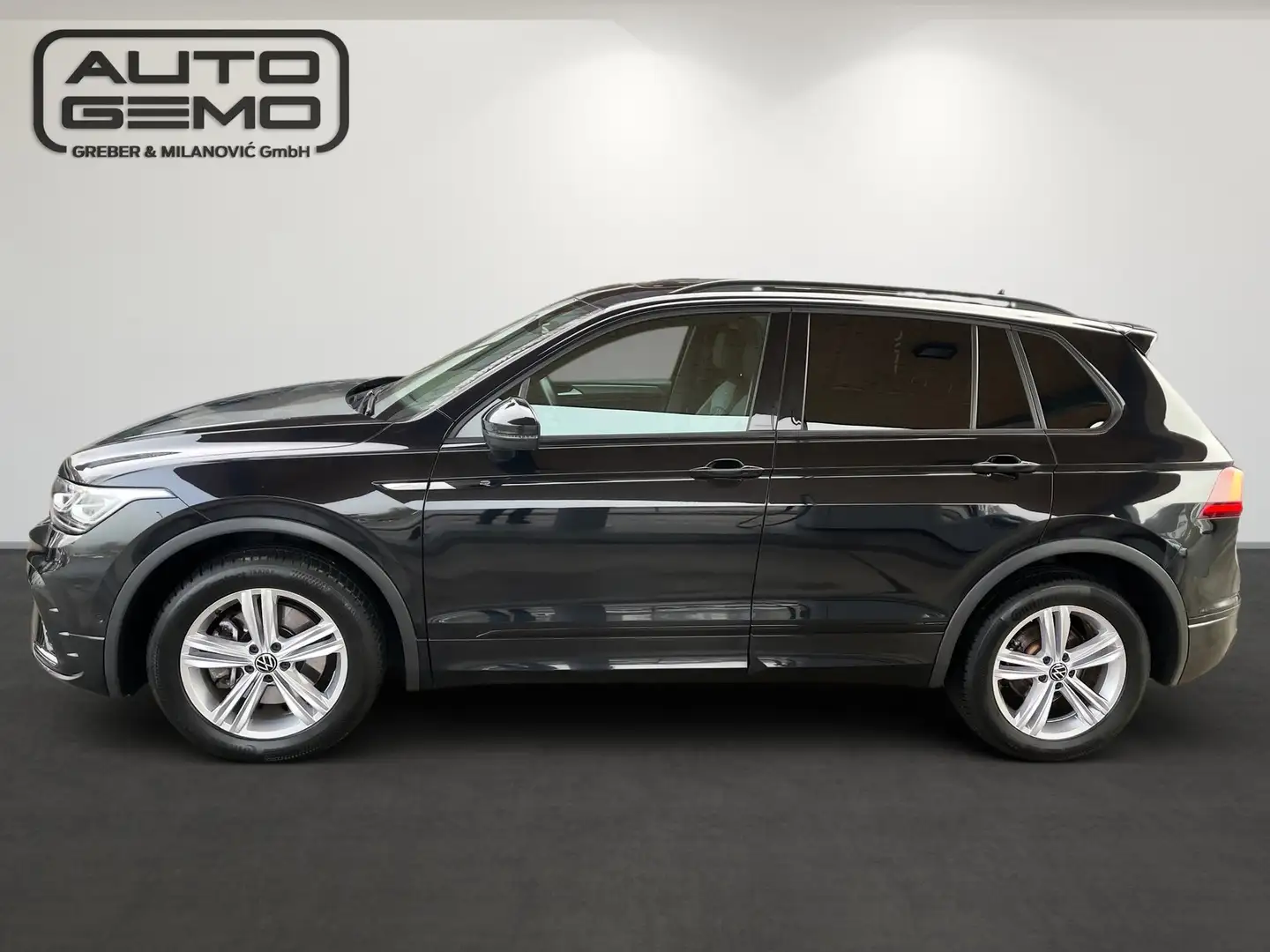 Volkswagen Tiguan 2,0 R-Line 4Motion TDI DSG Schwarz - 2